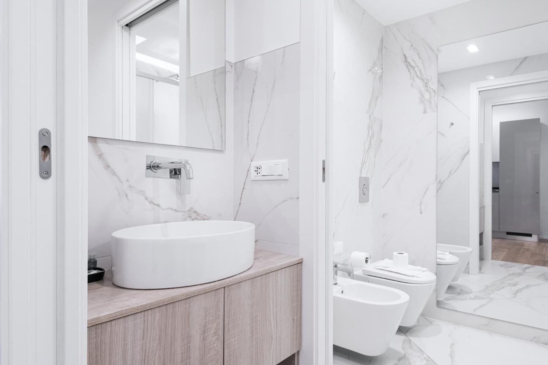 Apartment Easylife - Residenza Chic Vicino Al Duomo Milan