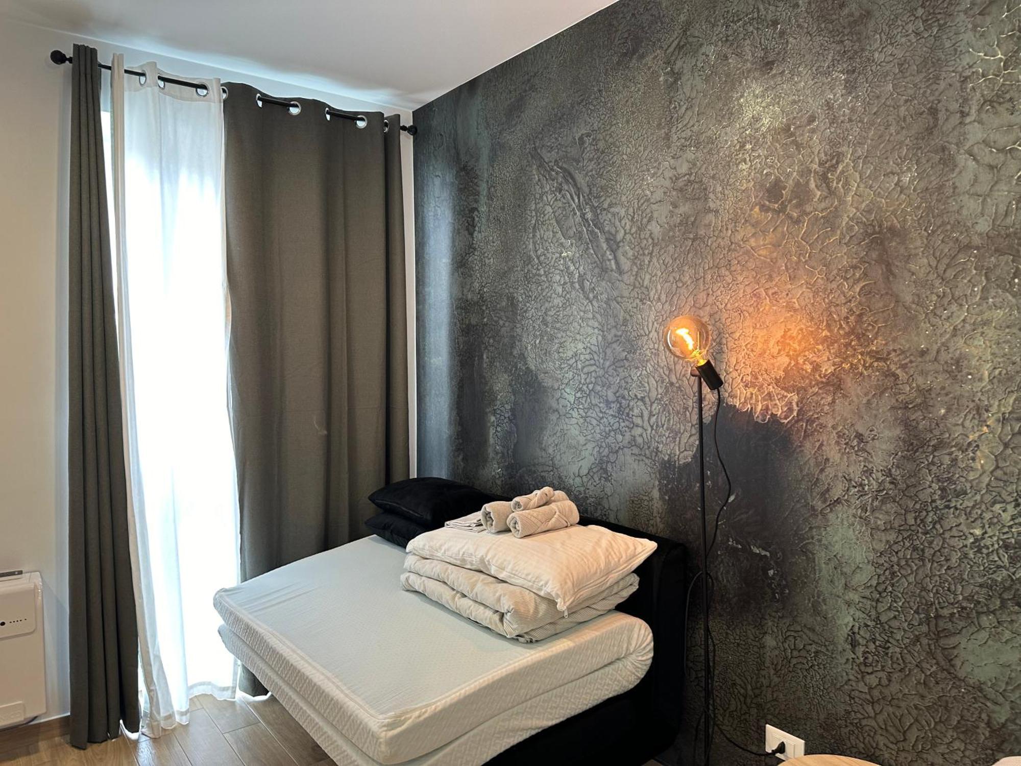 Repetti Design - 10 Min To Centre & Airport