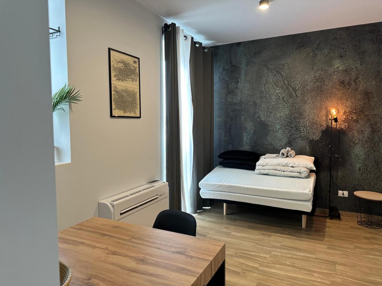 Repetti Design - 10 Min To Centre & Airport Apartment *