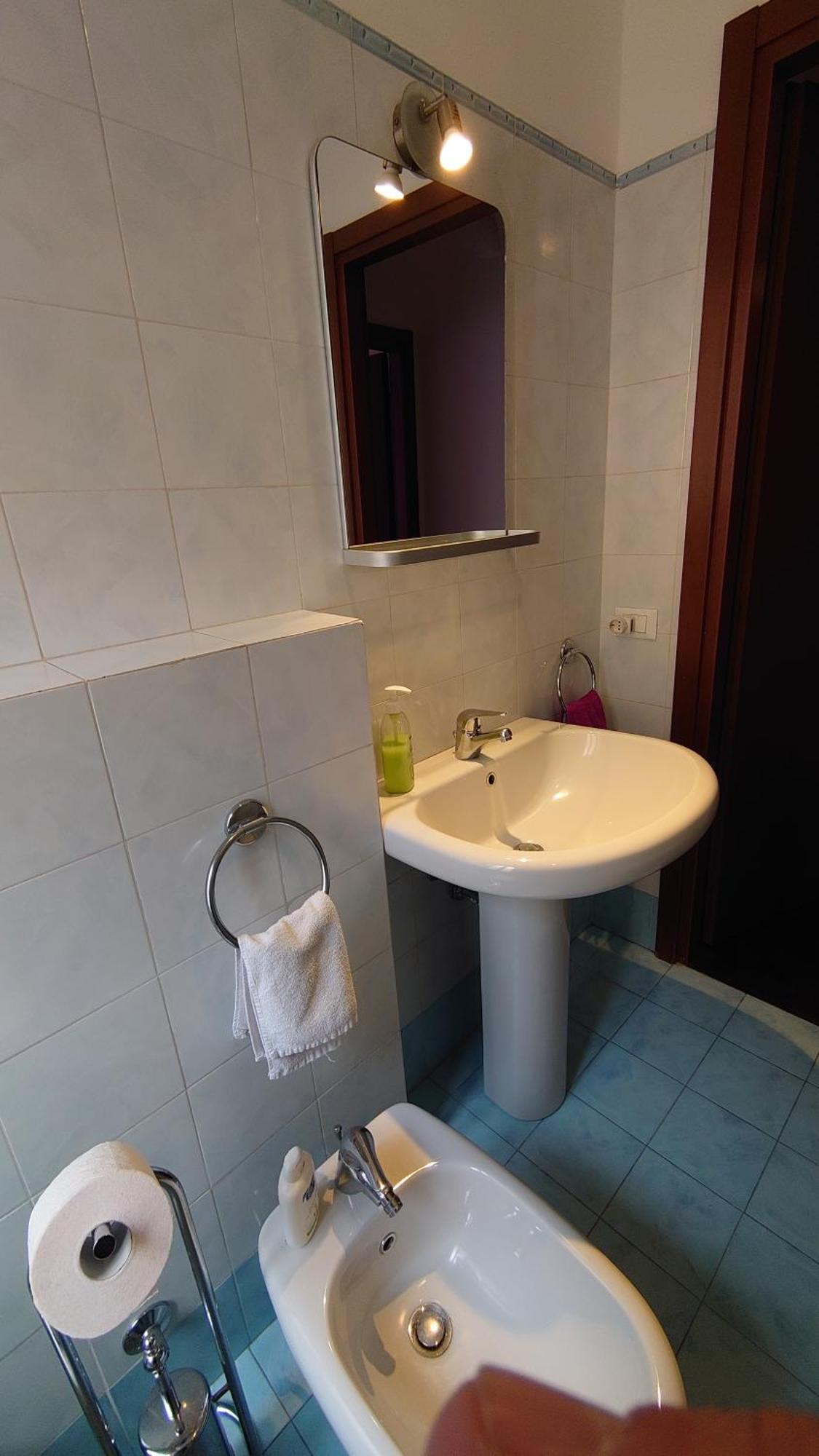Trilocale Zona Corso Sempione Vicino Metro Mm5 - Losanna Appartamento