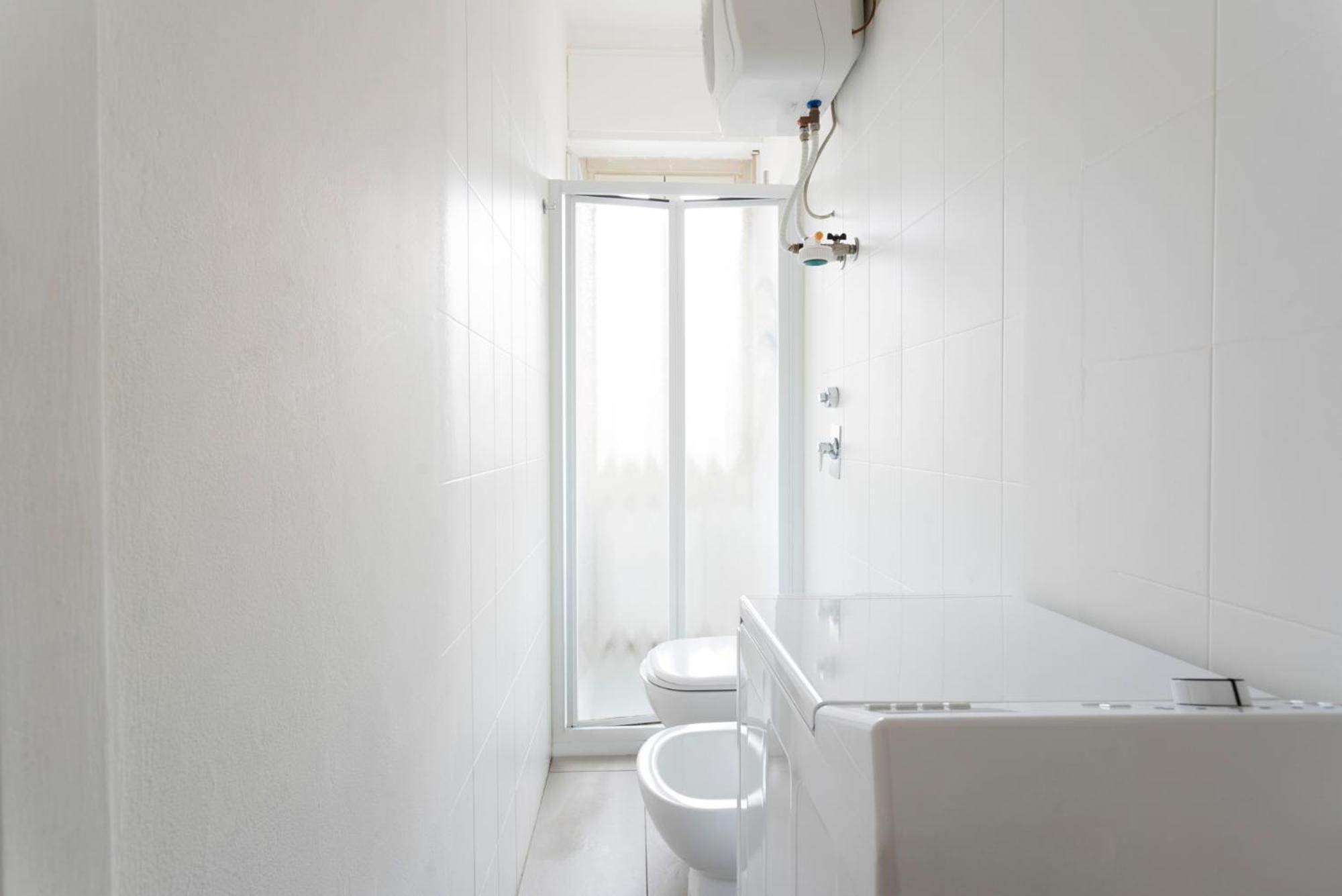 New! Charming & Pretty Flat In Center *
