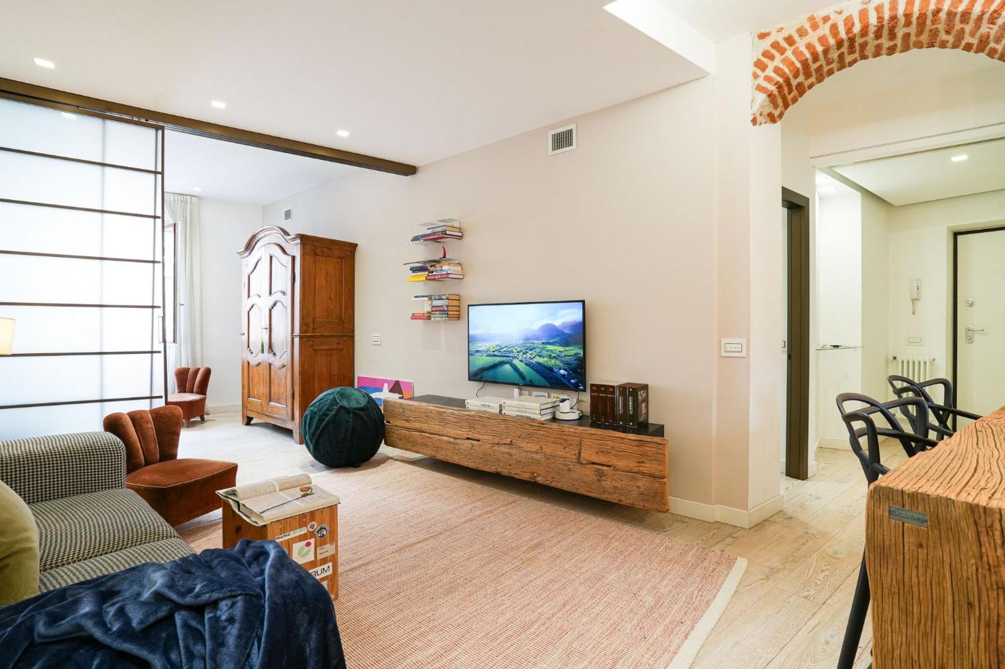 Apartment Porta Garibaldi Luxe Milan