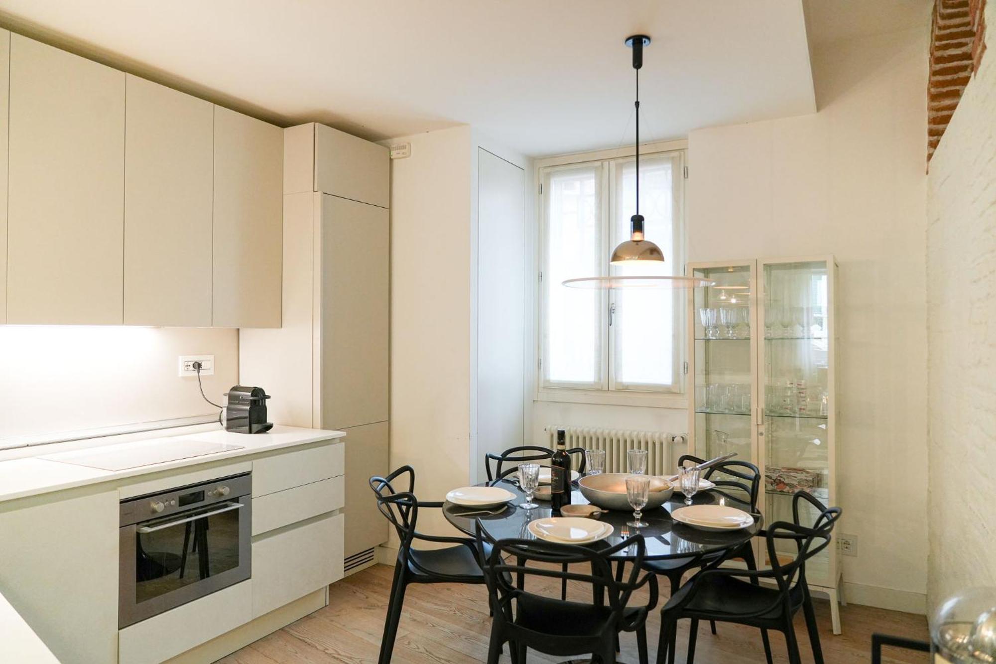 Apartment Porta Garibaldi Luxe Milan