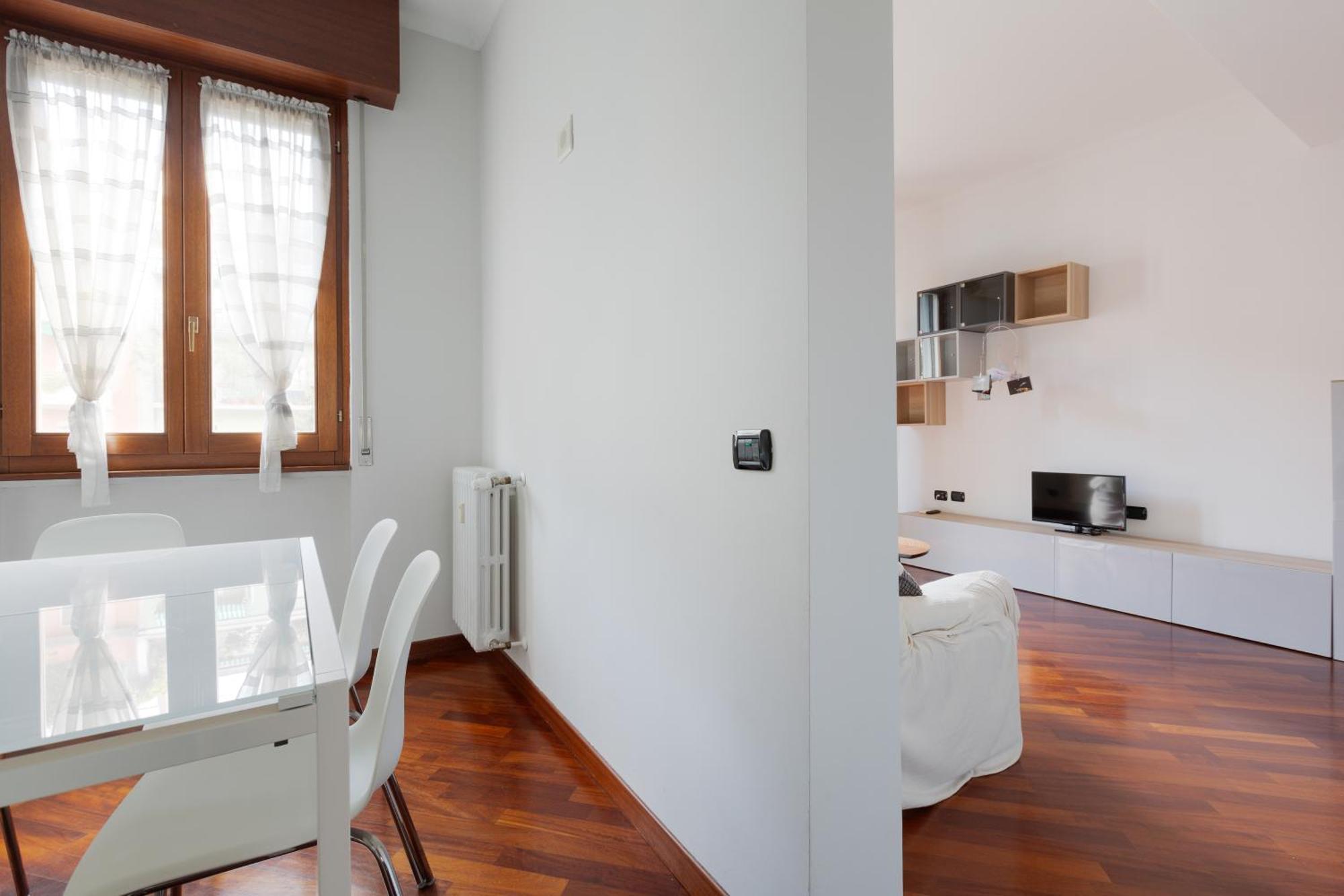 Sondrio M3 - Spacious With Balcony! Appartamento