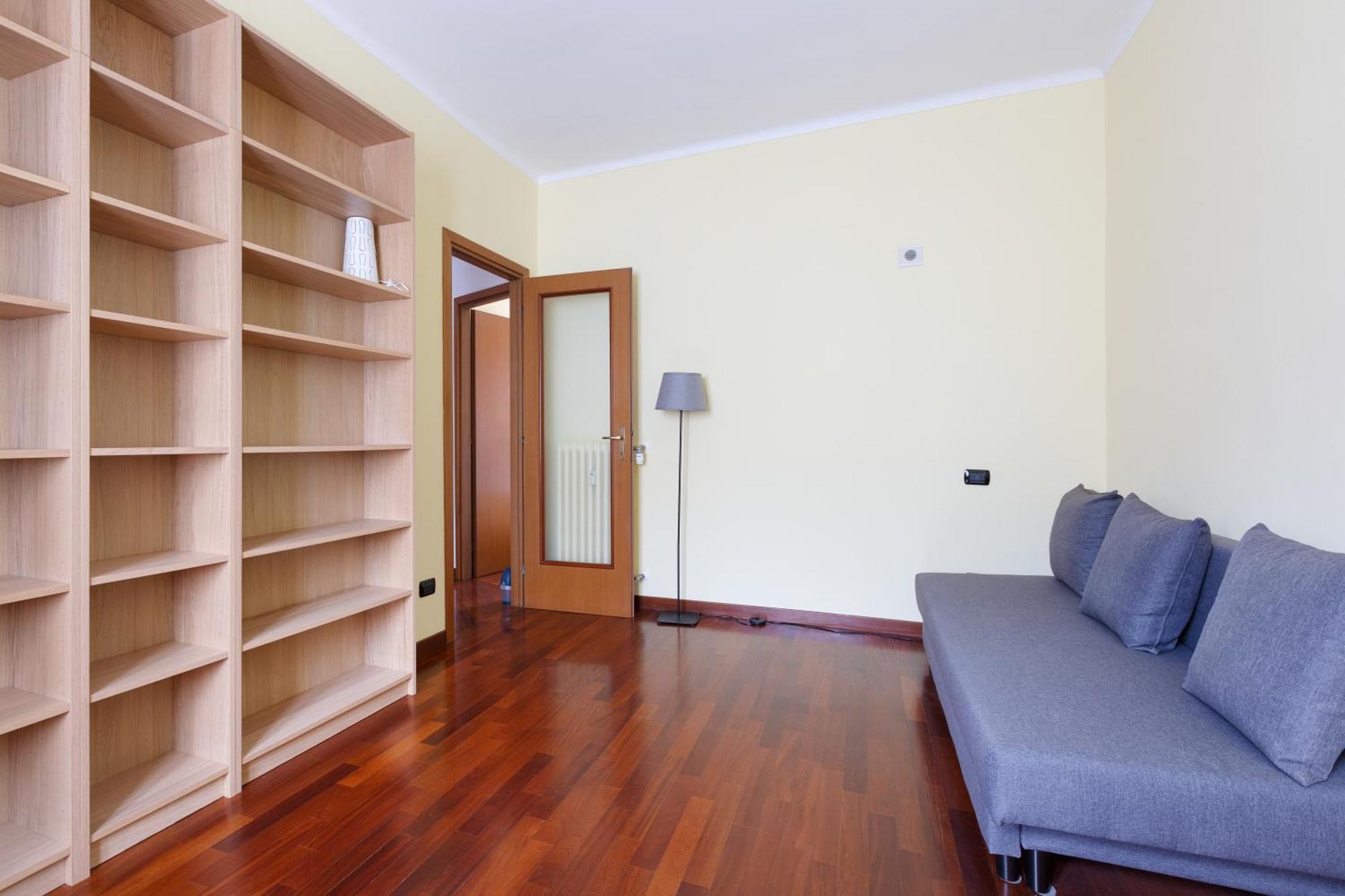 Sondrio M3 - Spacious With Balcony! *
