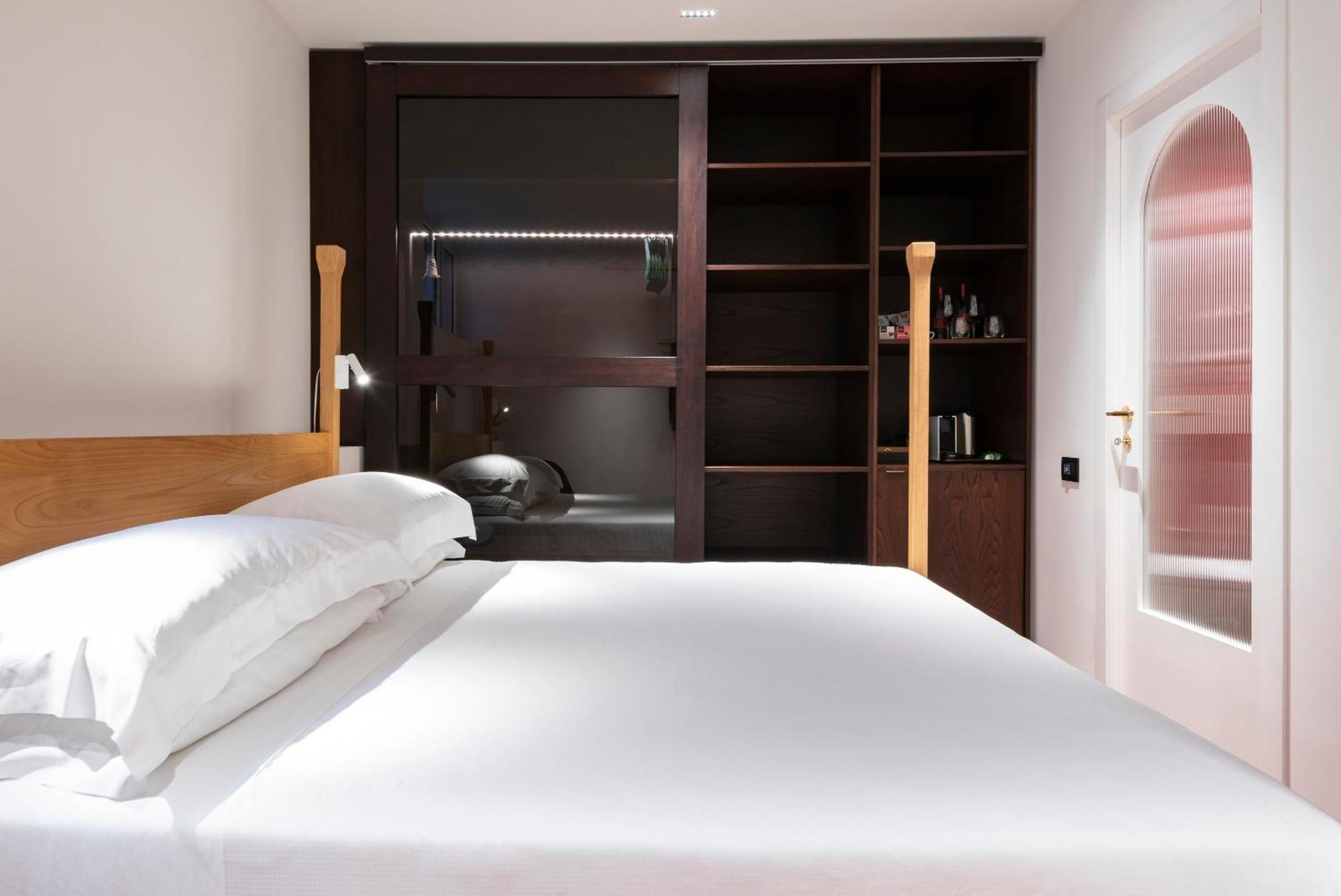 Vico Hotel 2*