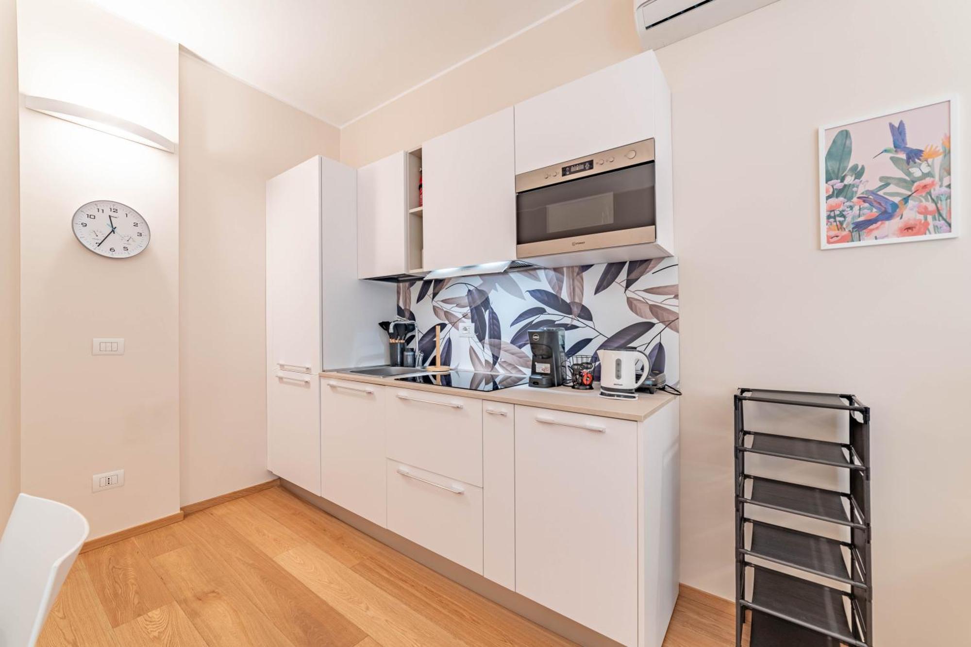 500 M From Corso Sempione, Close To Metro M5 Appartement