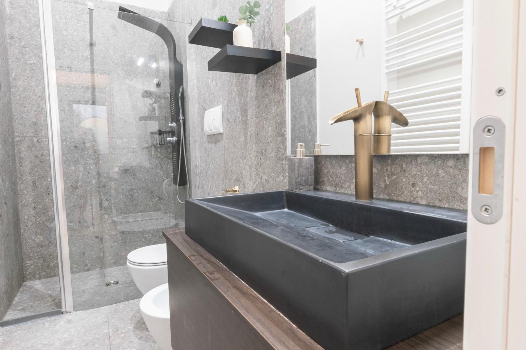 Ihost - Bottego 21 * Milano
