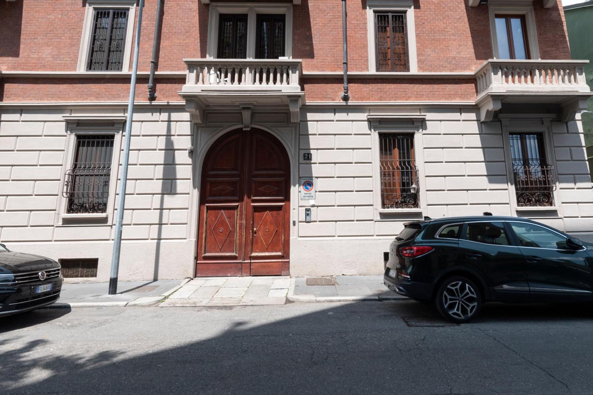 Ihost - Bottego 21 Milano
