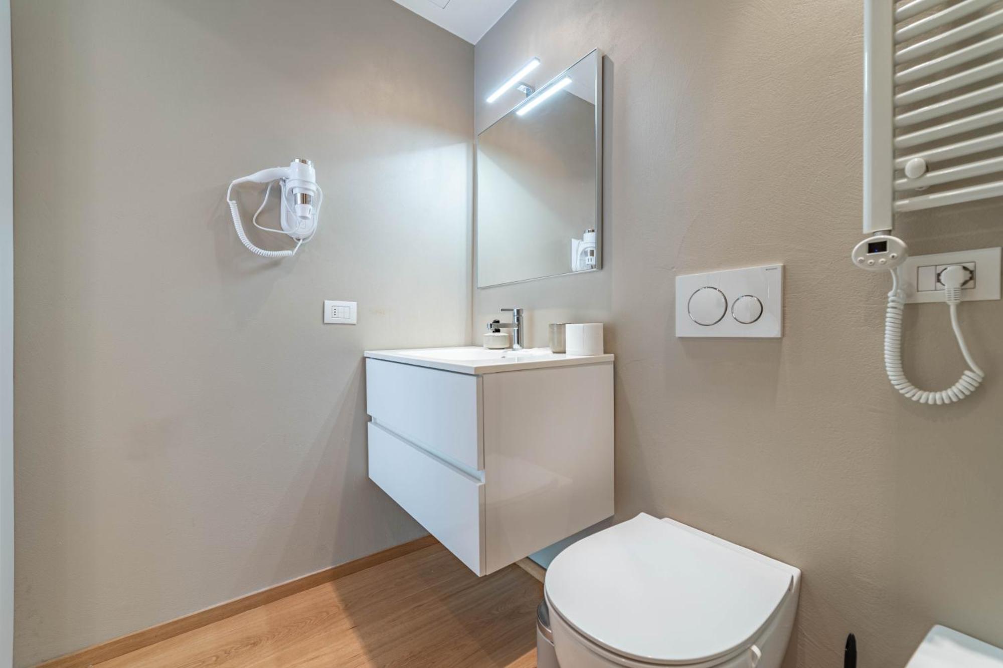500 M From Corso Sempione, Close To Metro M5 *