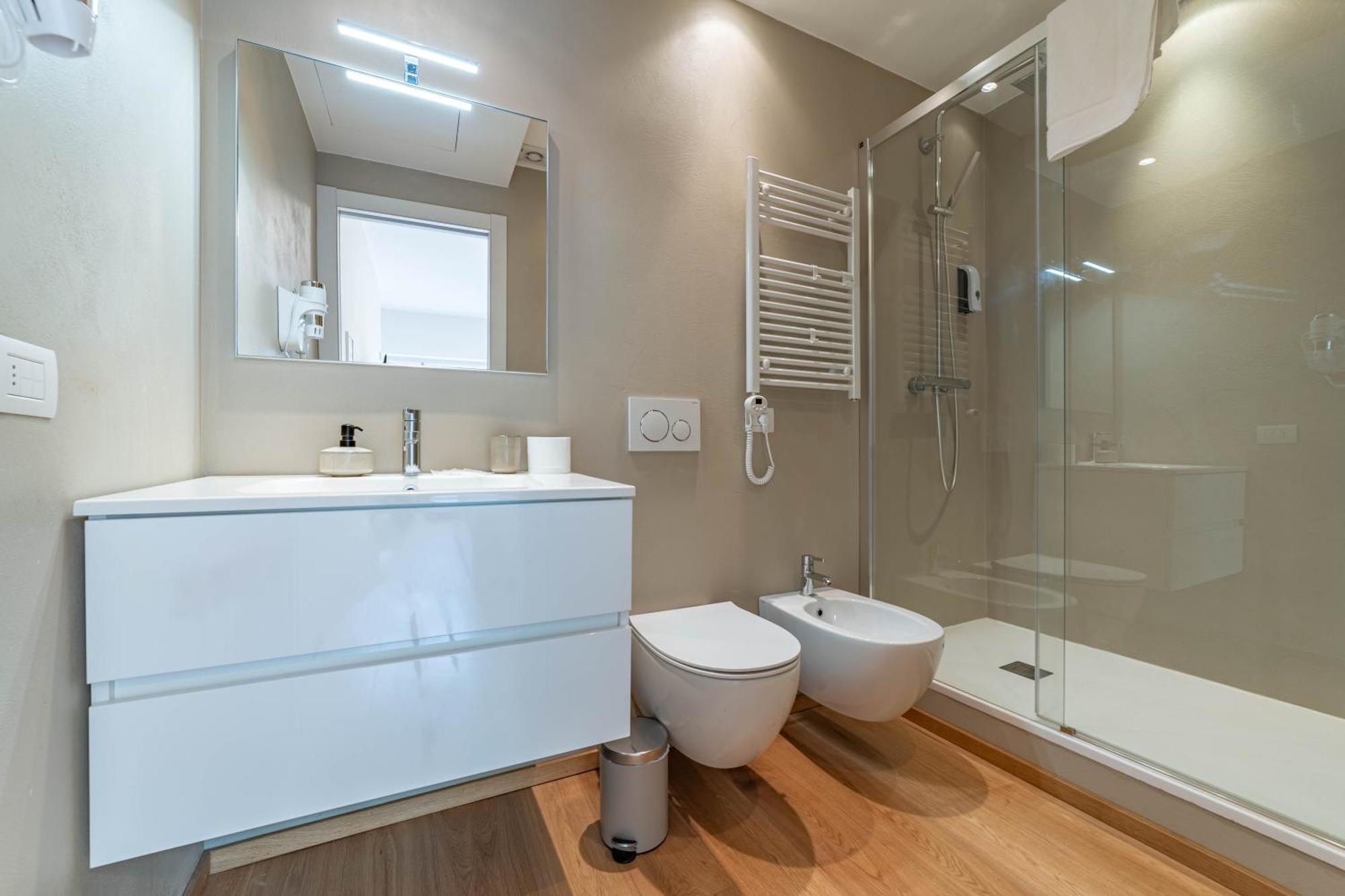 500 M From Corso Sempione, Close To Metro M5 Milaan