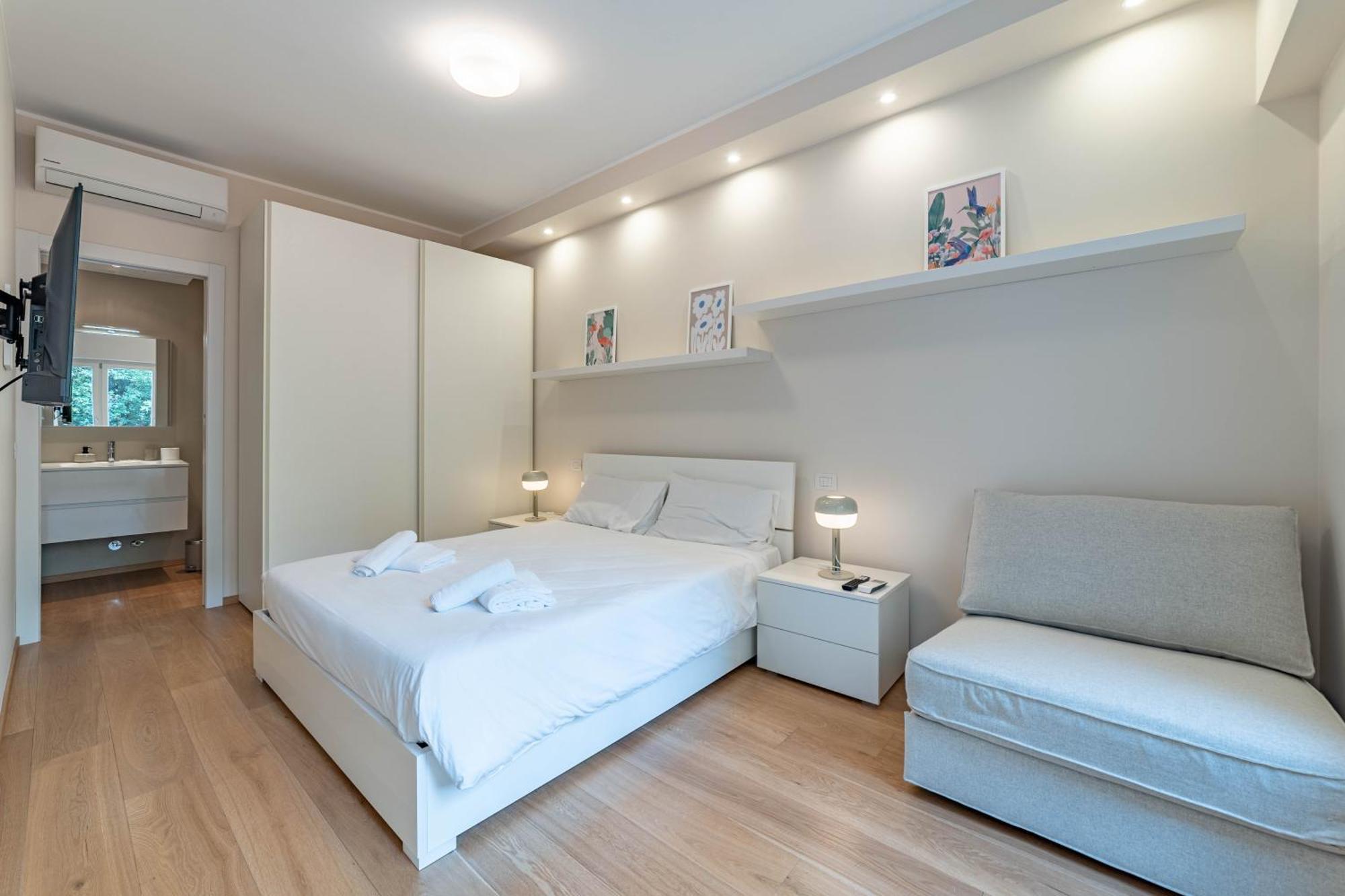 500 M From Corso Sempione, Close To Metro M5 Milaan