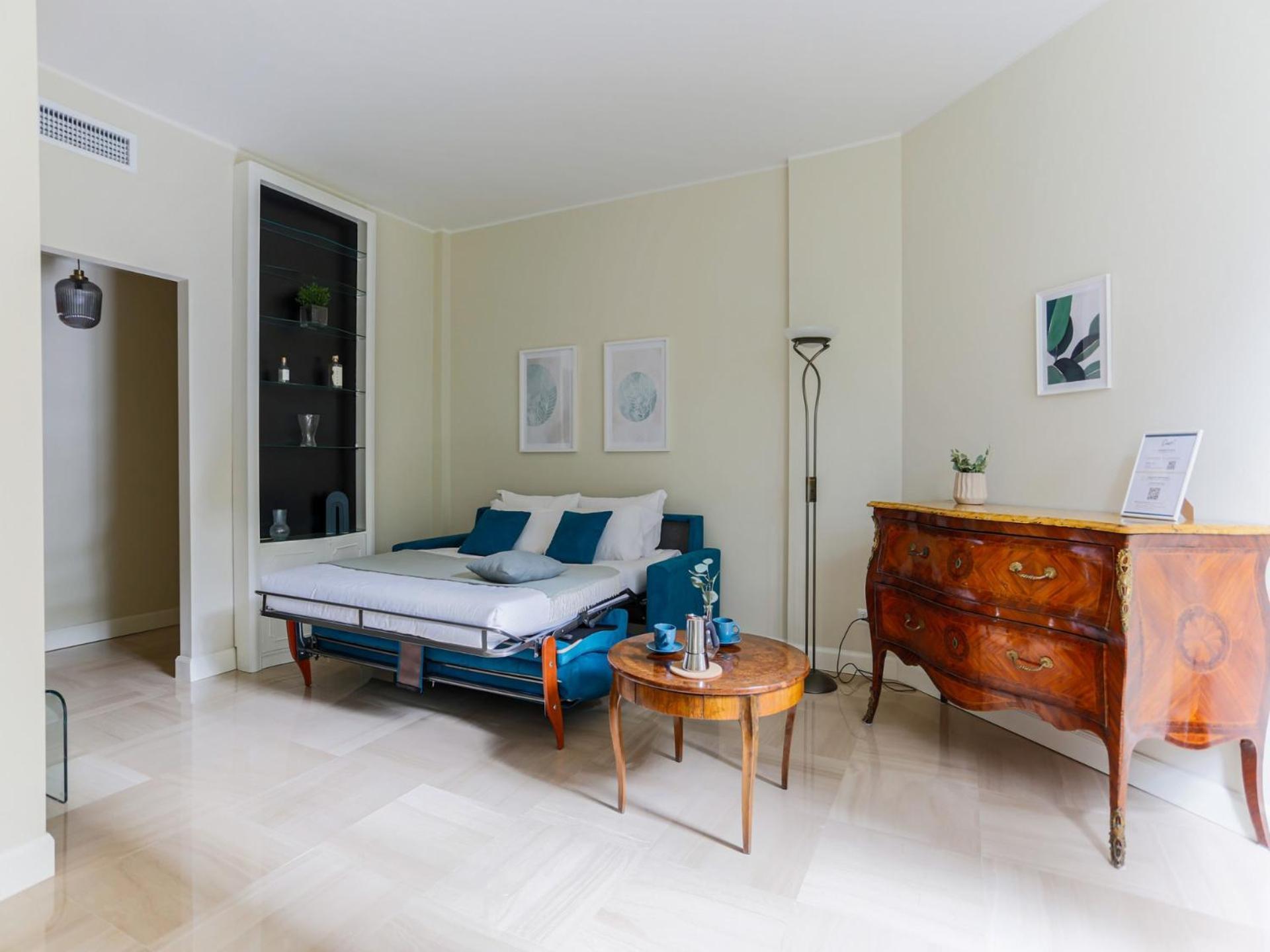 The Rent - Charming In Pagano * Milano
