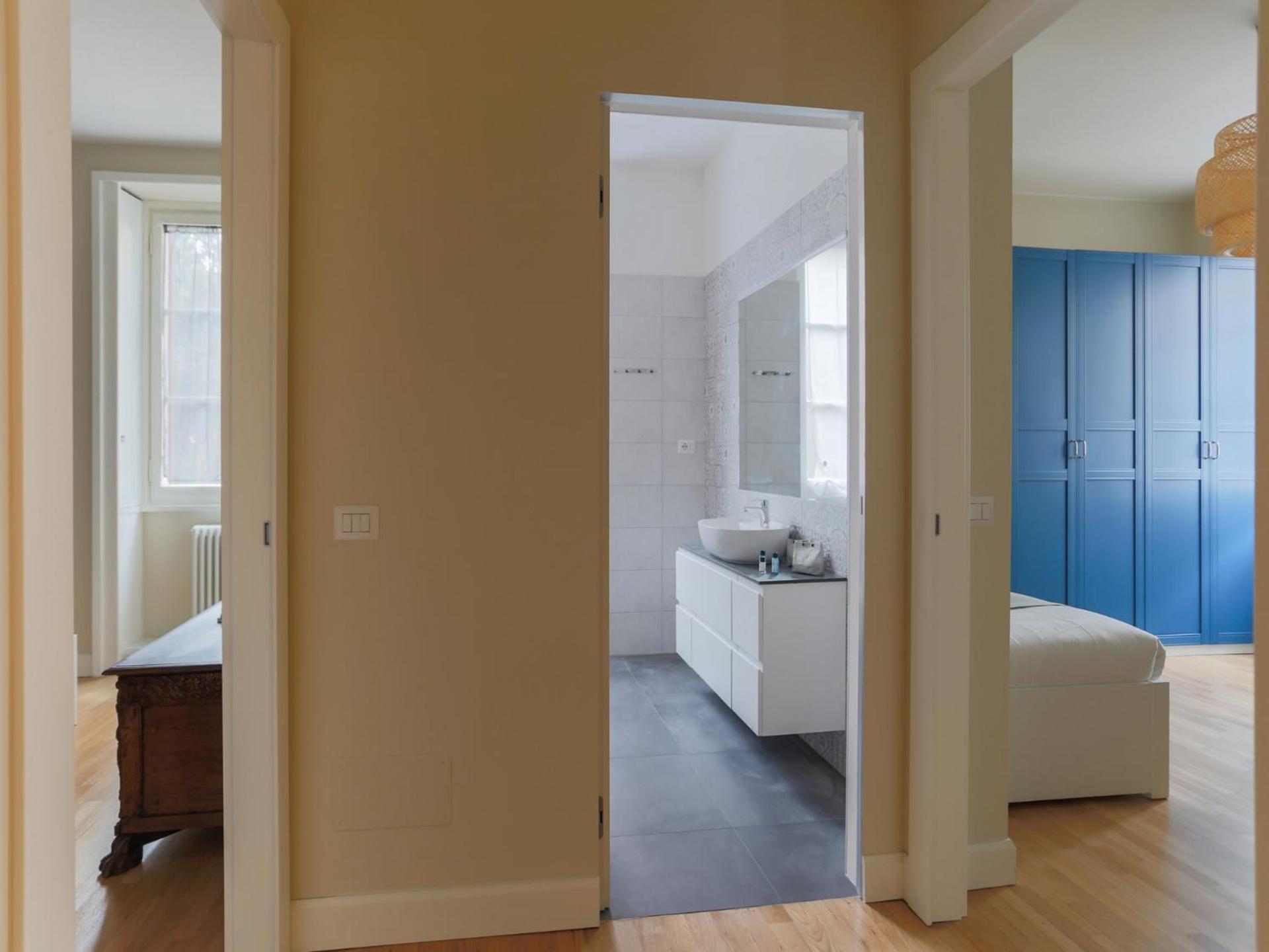 The Rent - Charming In Pagano Milano