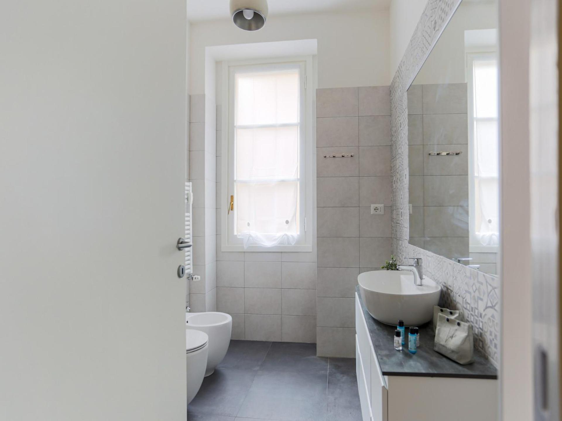 The Rent - Charming In Pagano Leilighet *