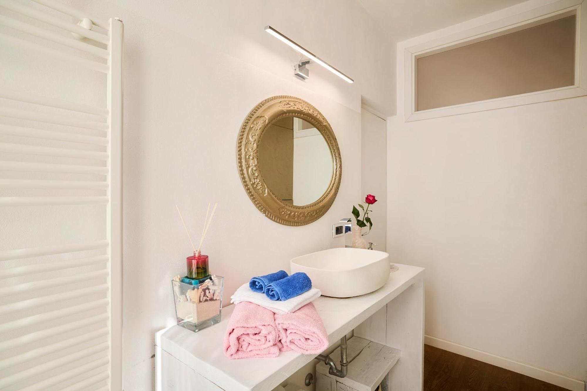 Luxy Close Navigli * Milaan