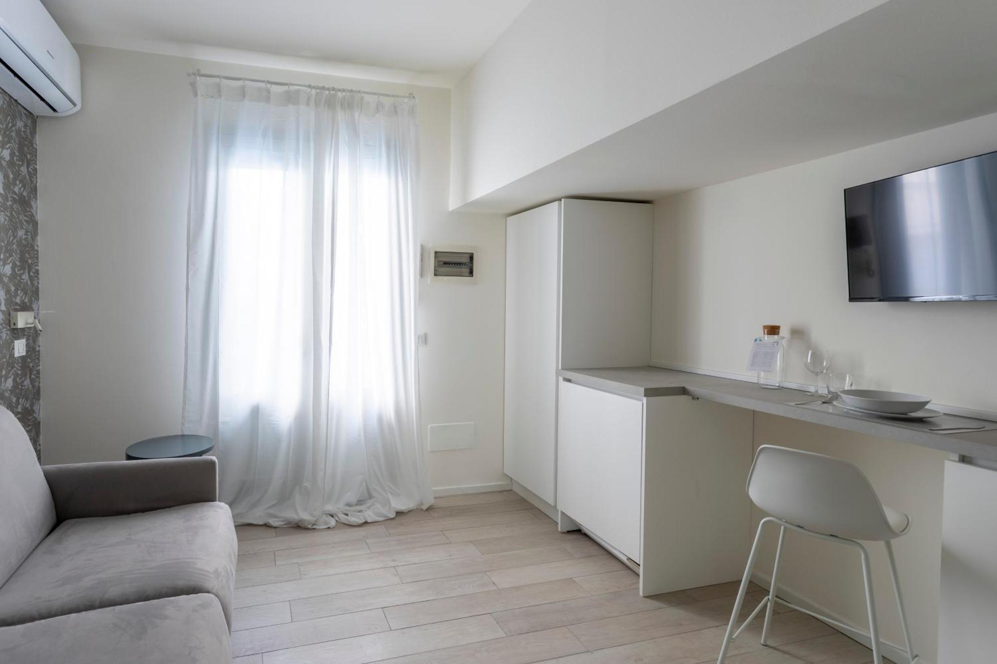 Apartment Italianway - The B Village Business Milan