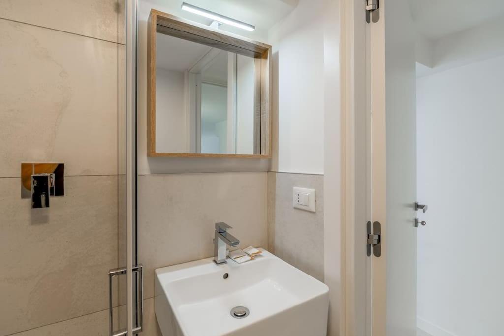 Leilighet Free Parking - 1 Min Metro To Duomo - Loft Moderno Milano