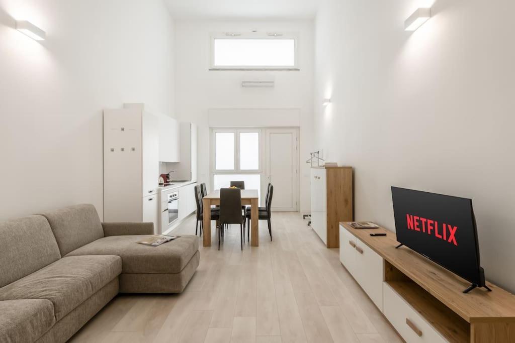 Free Parking - 1 Min Metro To Duomo - Loft Moderno * Milano