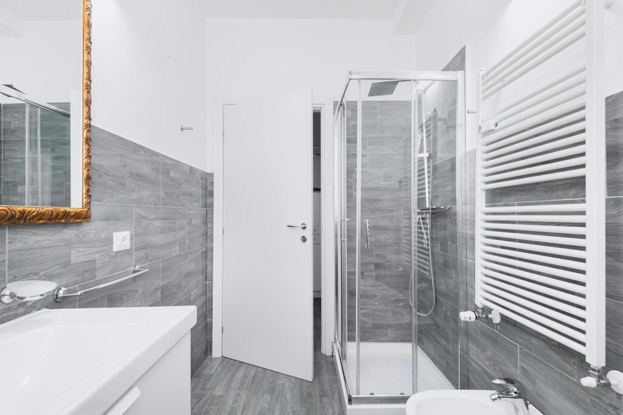 Easylife - Moderno E Luminoso In Repubblica * Milan