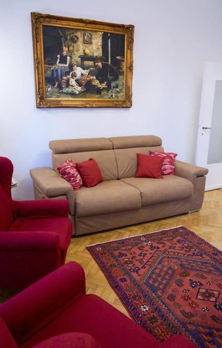 Citylife Brand New Luxury Art Apartment *
