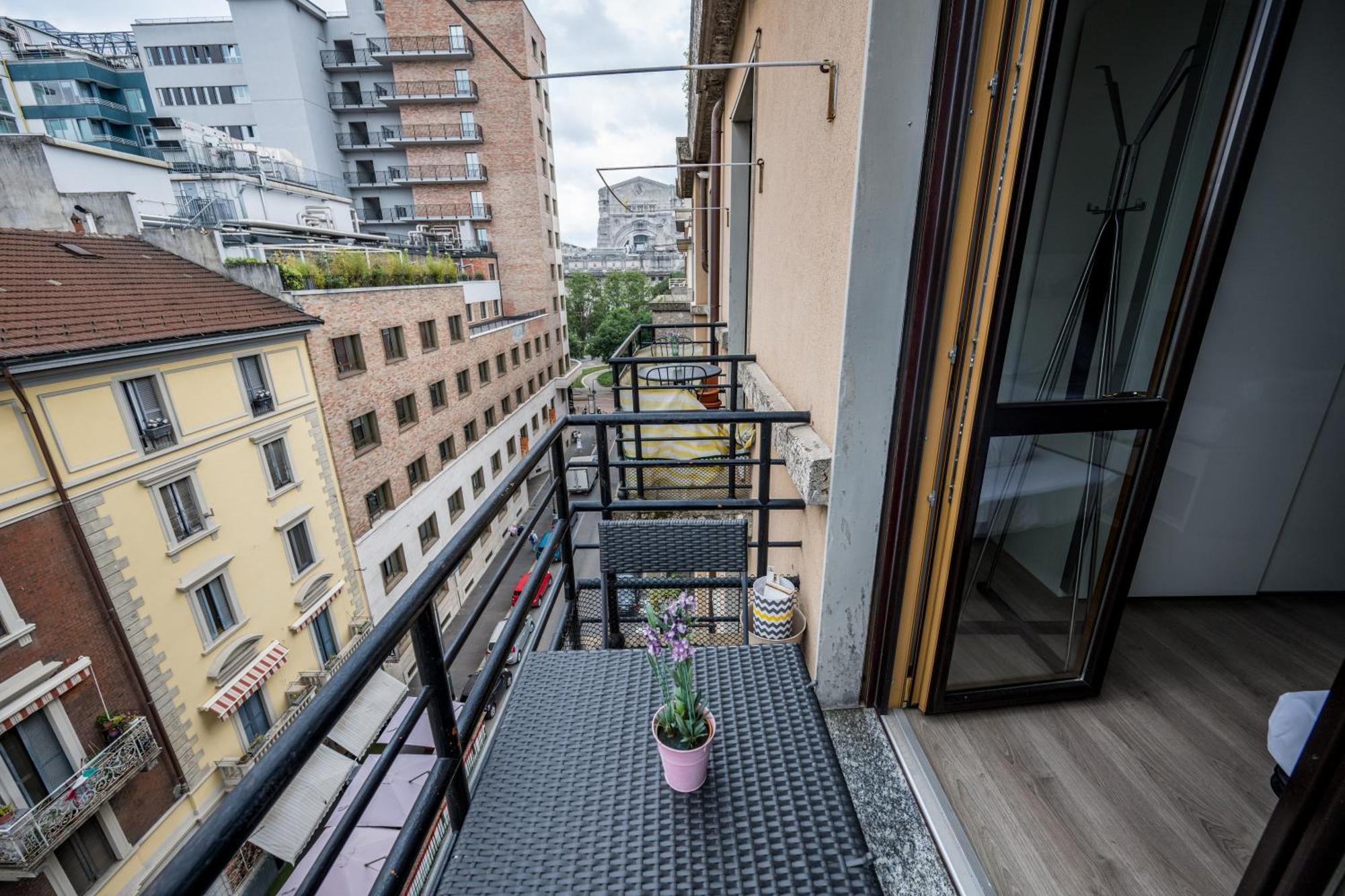 Airguest Station * Milano