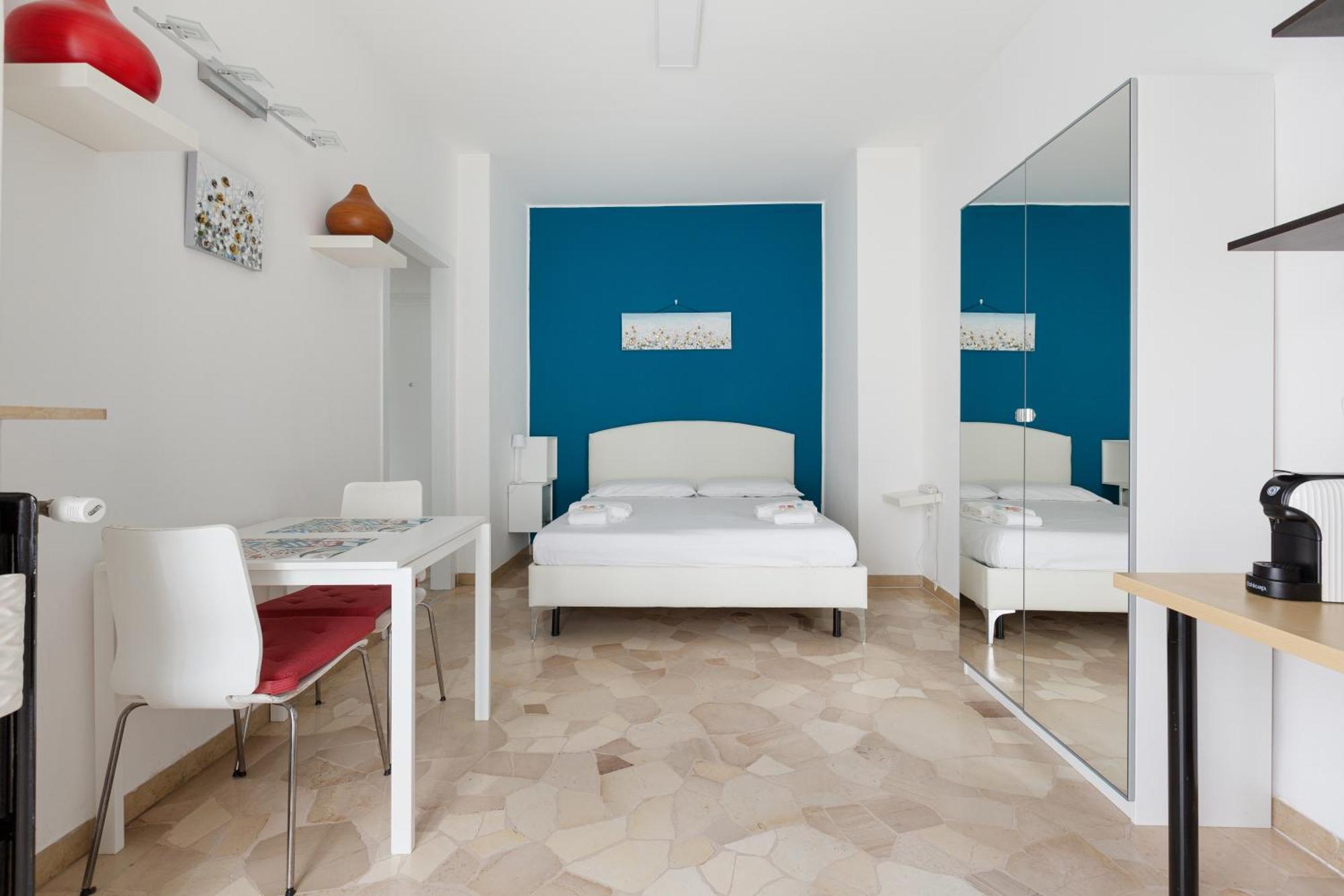 Appartamento Lorenteggio-piazza Frattini Balcony Milano