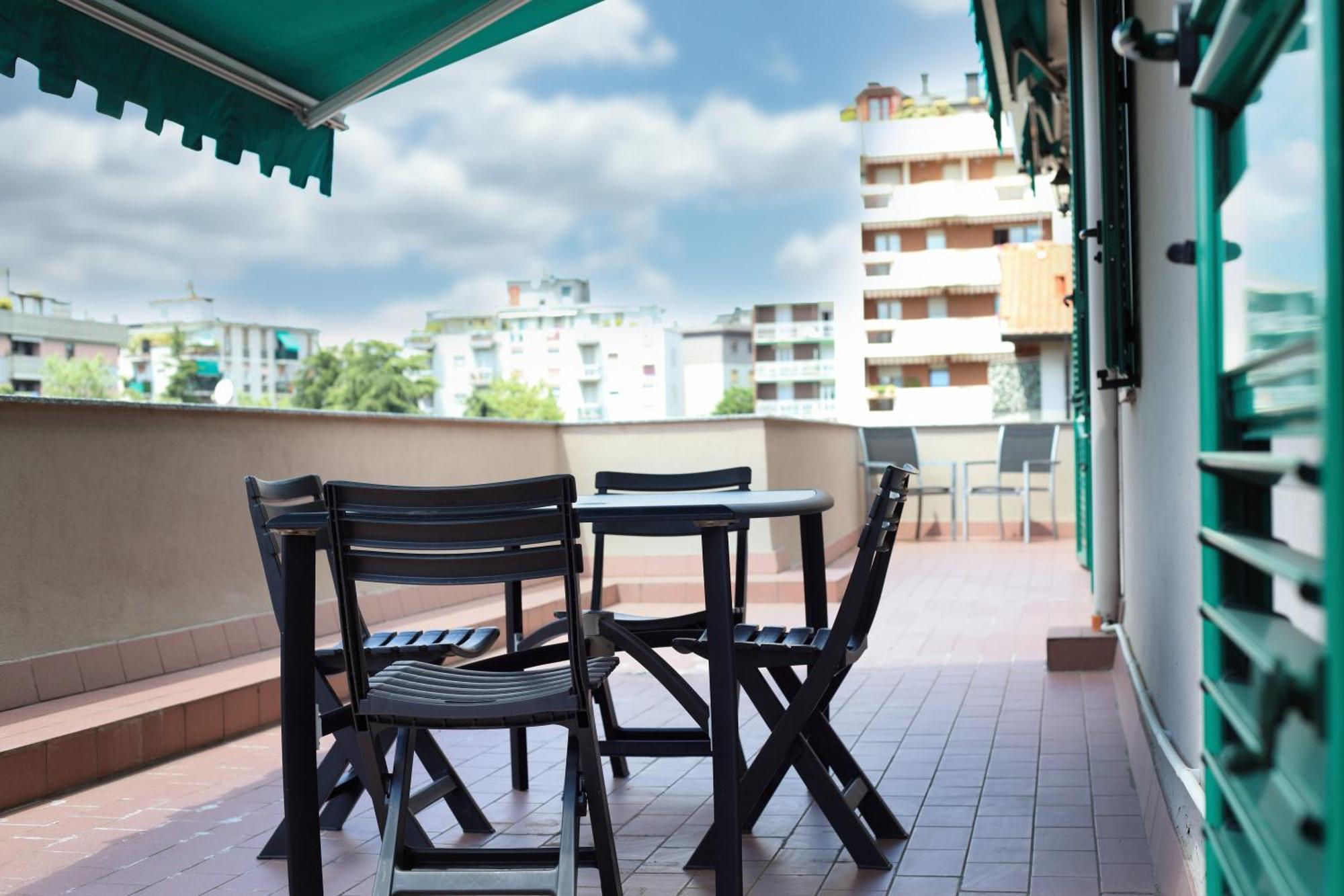 Rainbow House Via Dei Carafa Appartement Milaan