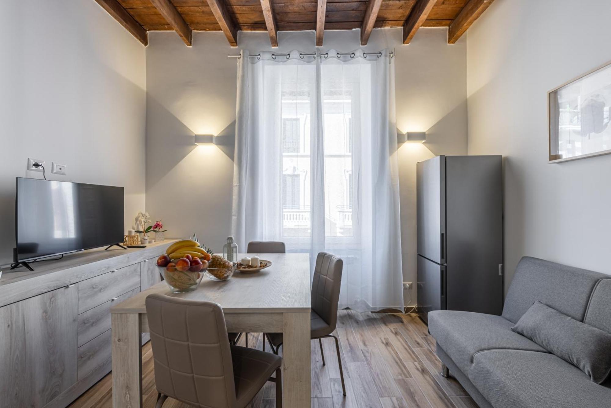 Santa Giulia - 15min Duomo Apartment
