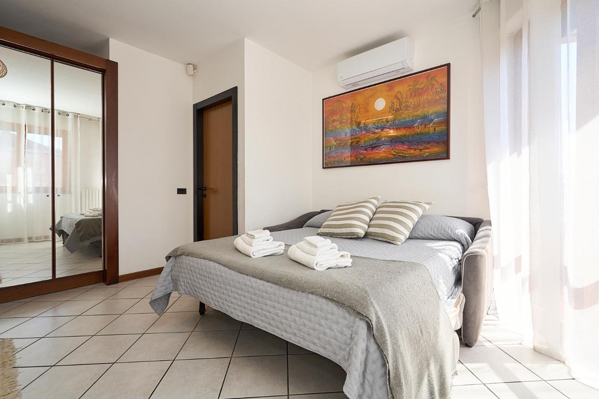 -luminosa 5 Stars With Balcony- Wifi Netflix 15 Minutes From Duomo Milaan