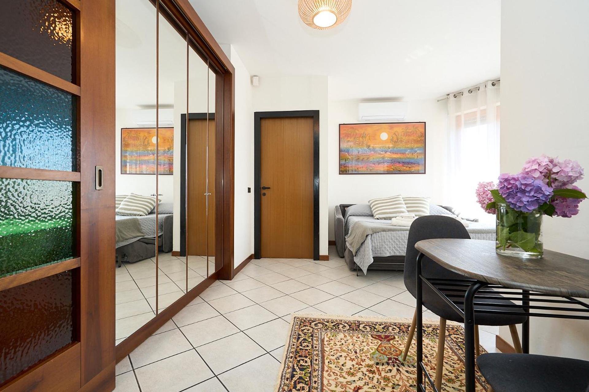 Lejlighed -luminosa 5 Stars With Balcony- Wifi Netflix 15 Minutes From Duomo