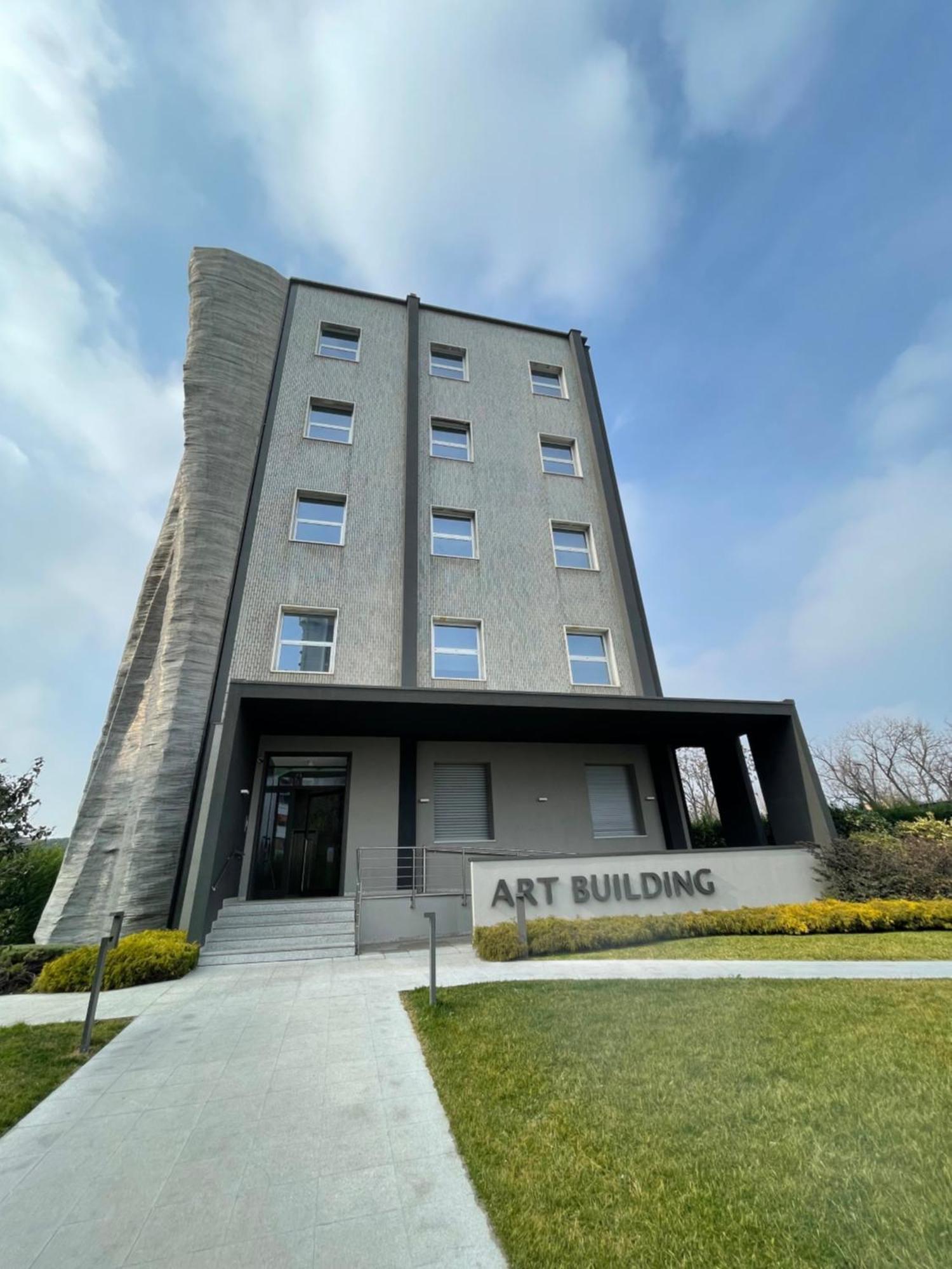 New Art Building- Posto Auto Palestra E Giardino * Milano