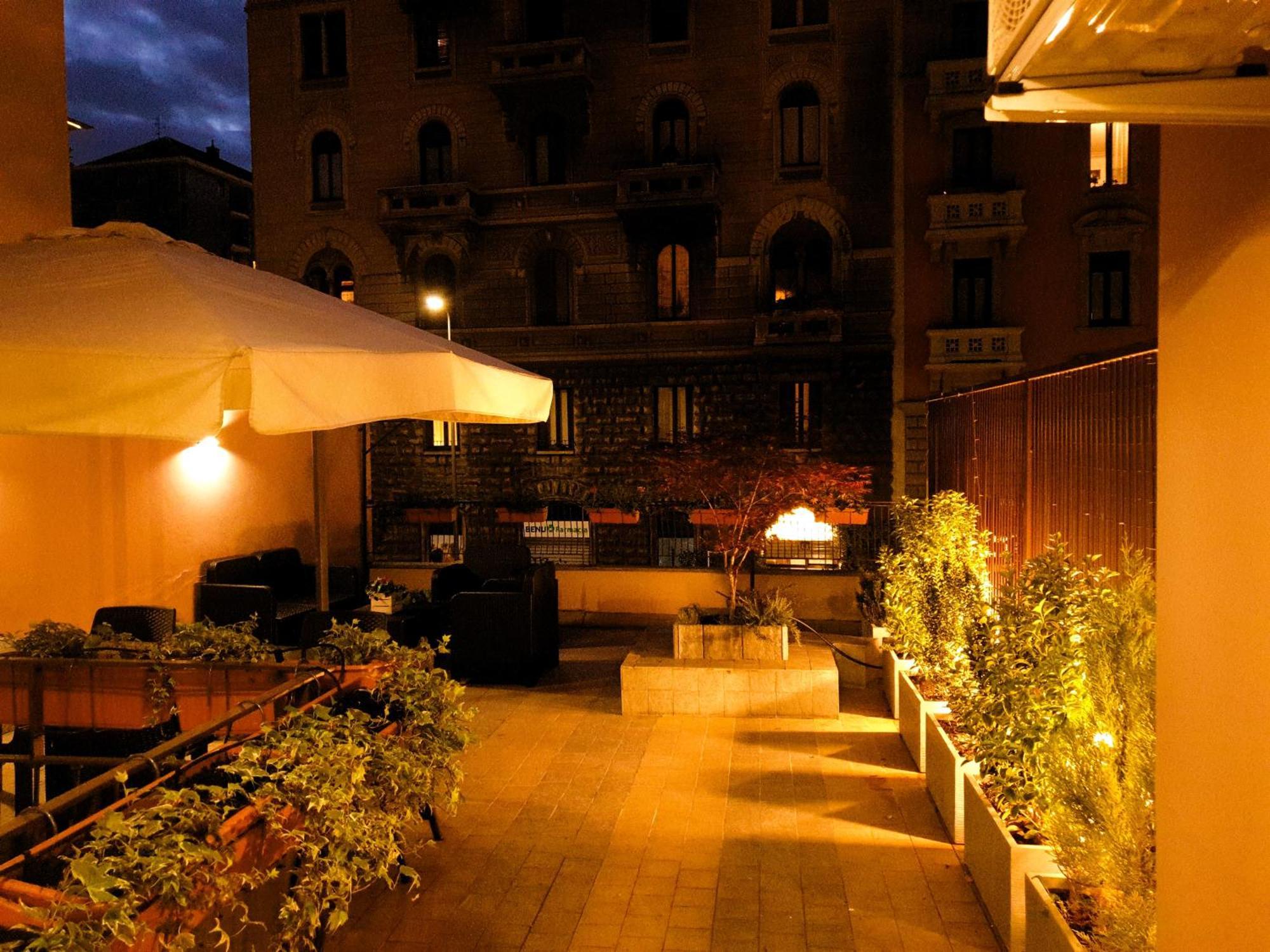 Terrace Charming In Leilighet Milano