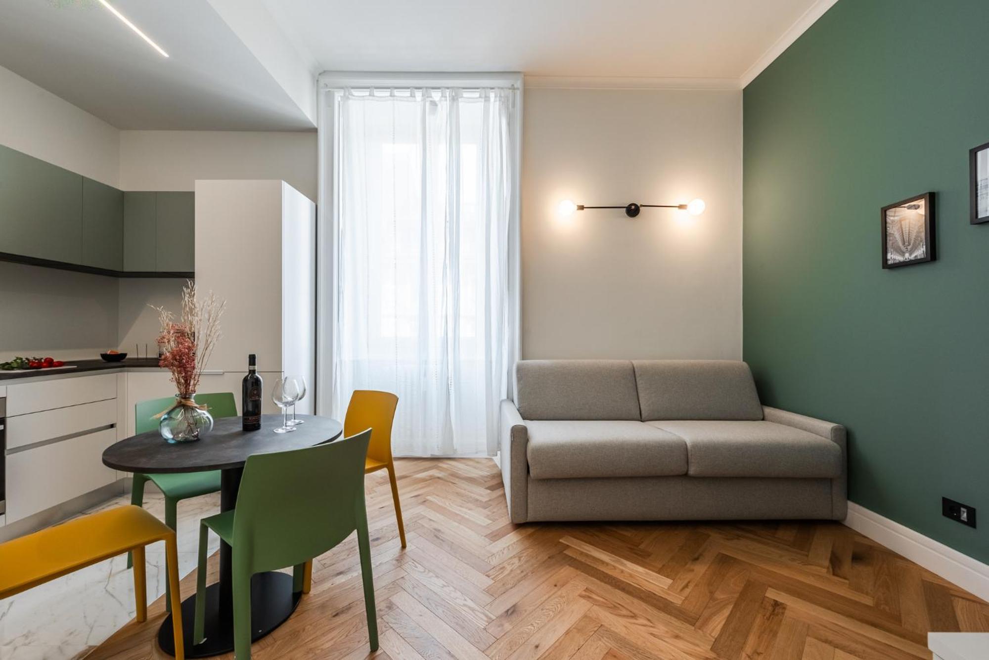 Spacious In Next To Metro * Milano