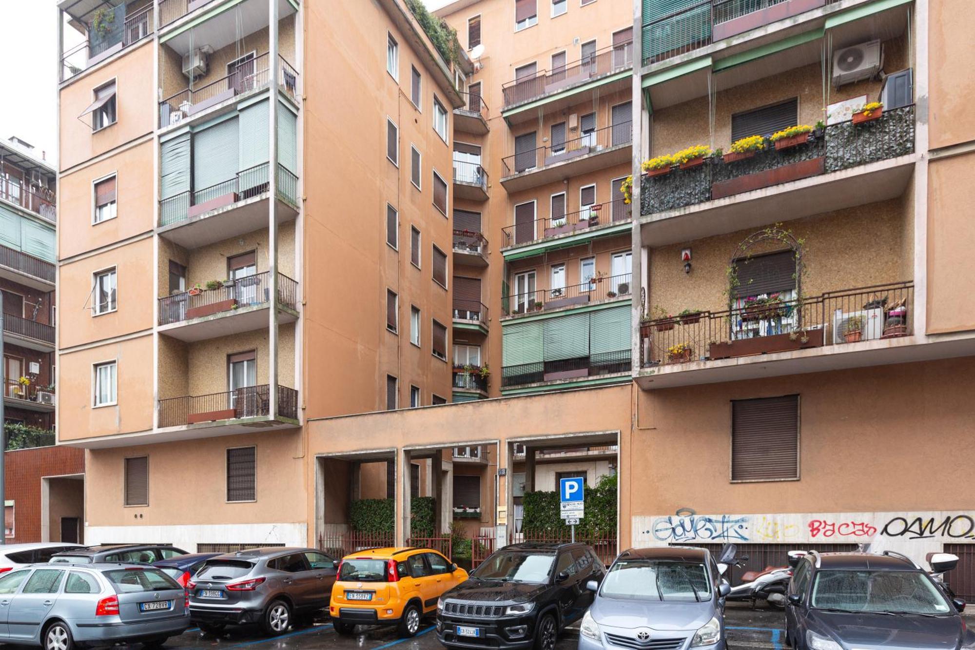 Brand New With Balcony Apartment Milan