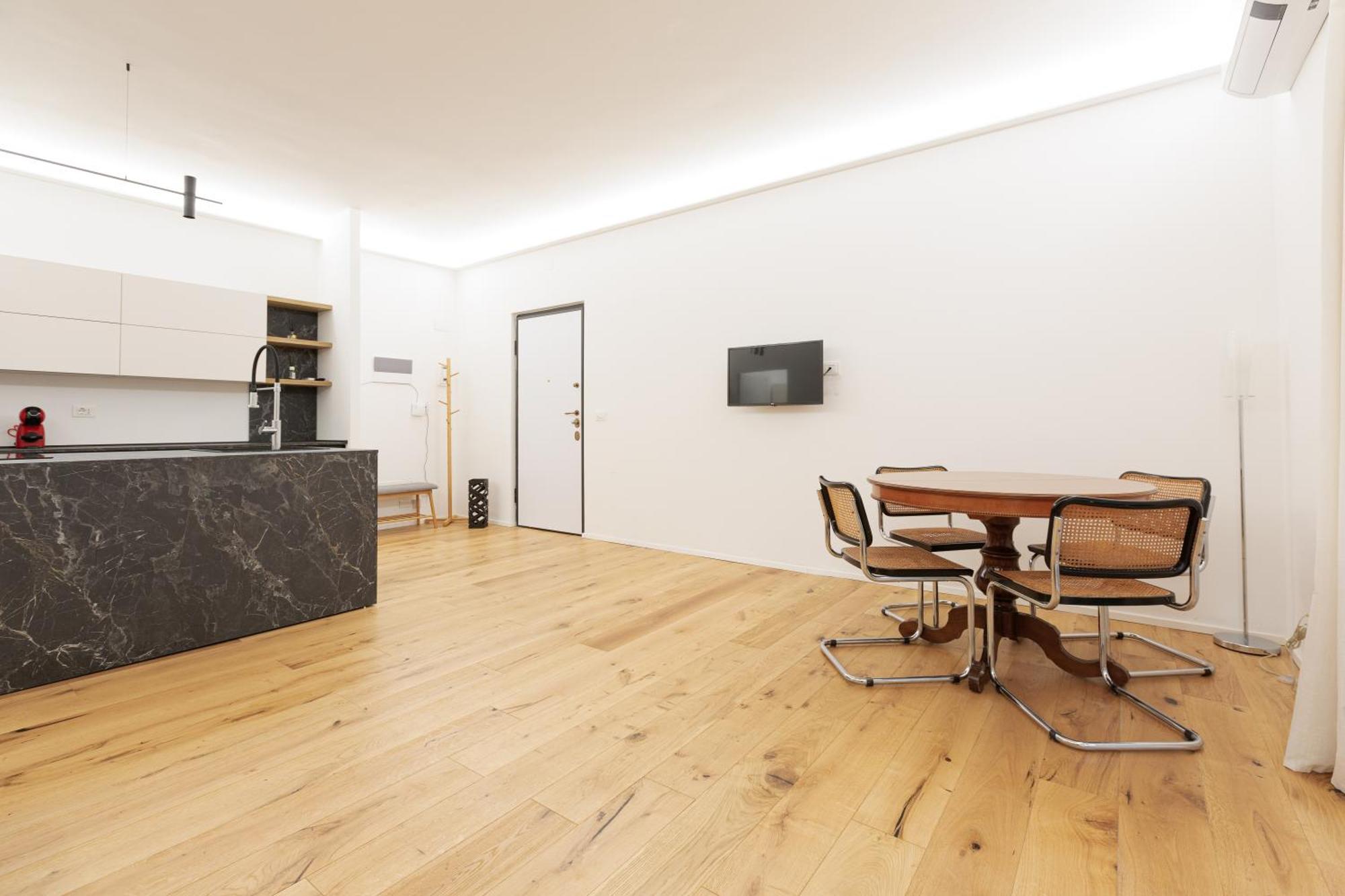 Apartment Brand New With Balcony