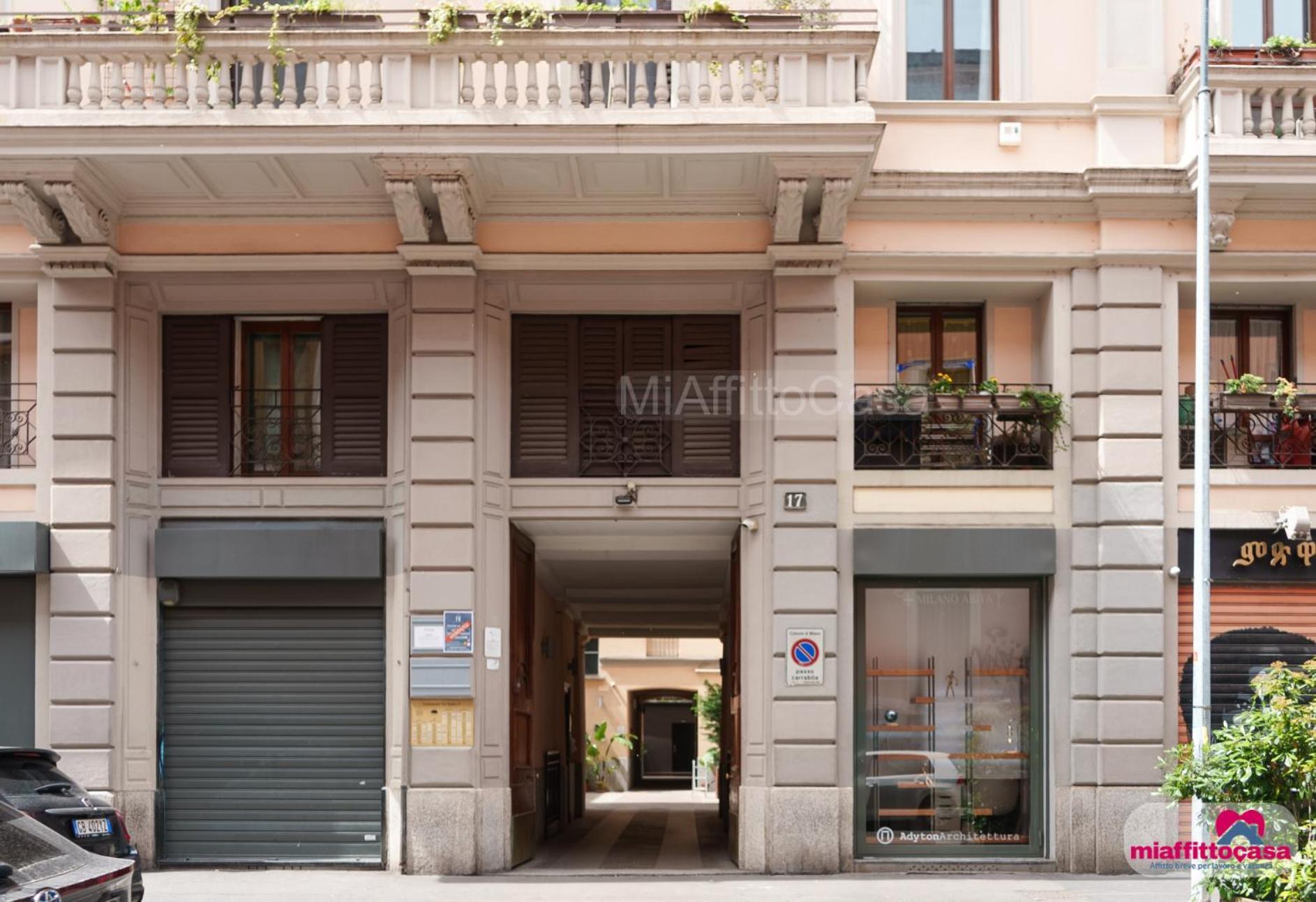 Looking 4 Station Close To Center Apartment *
