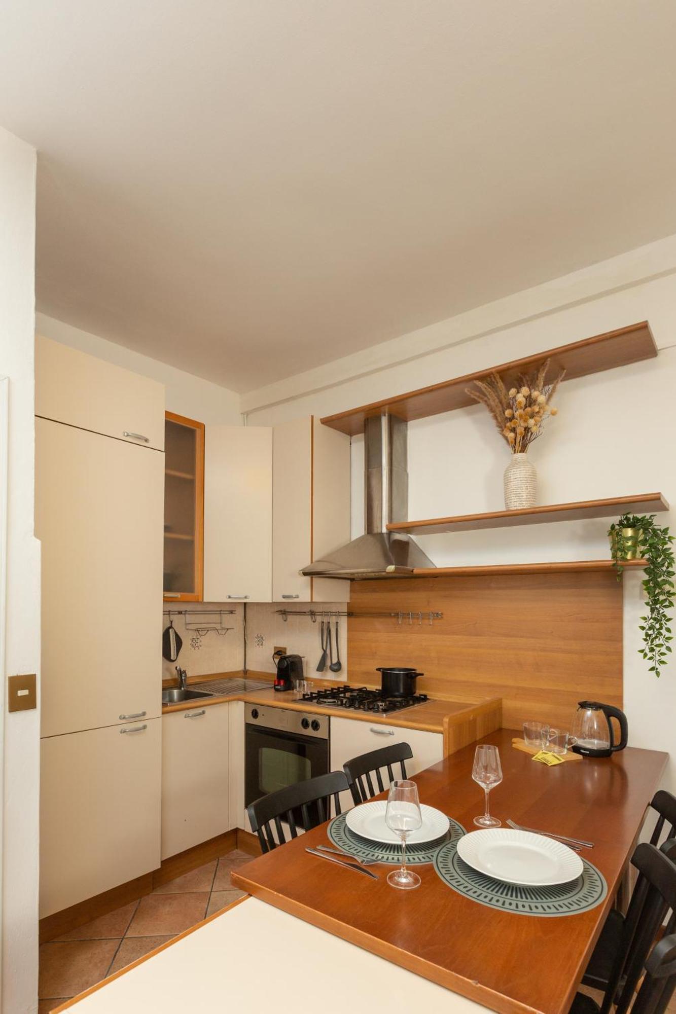 Flower Exclusive - M3 - Isola District Appartement