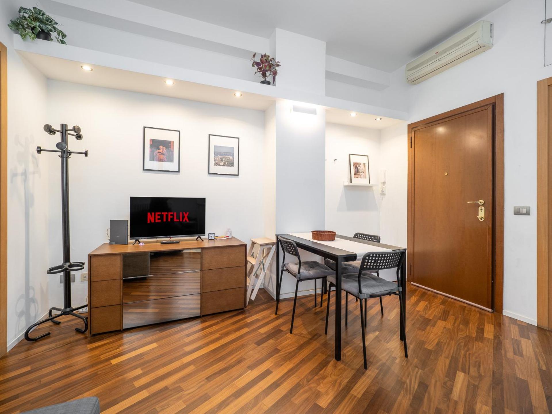 Cozy Near - 4 Guests Apartment