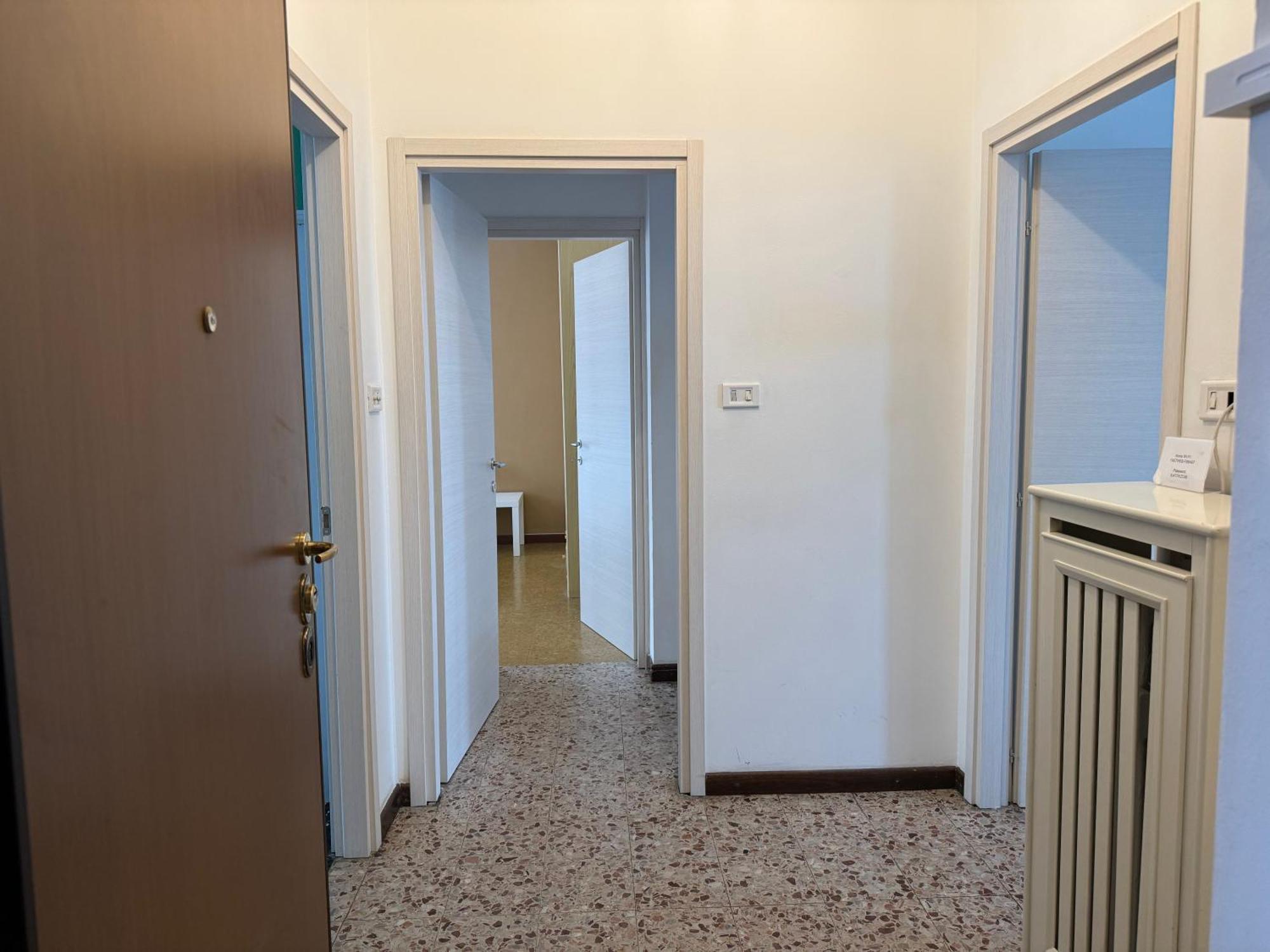 Appartamento Grande Vicino Il Centro E Aeroporto-6pax