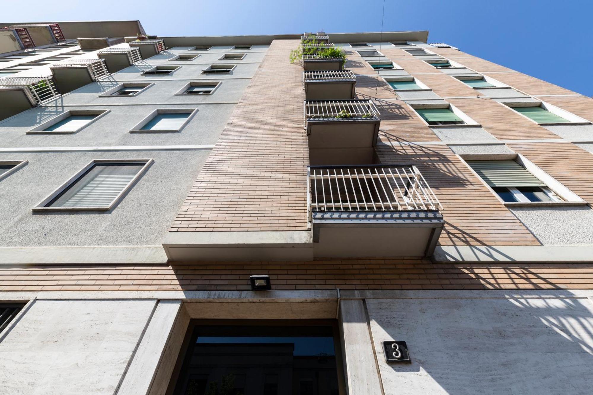 Rainbow - Citylife Apartment