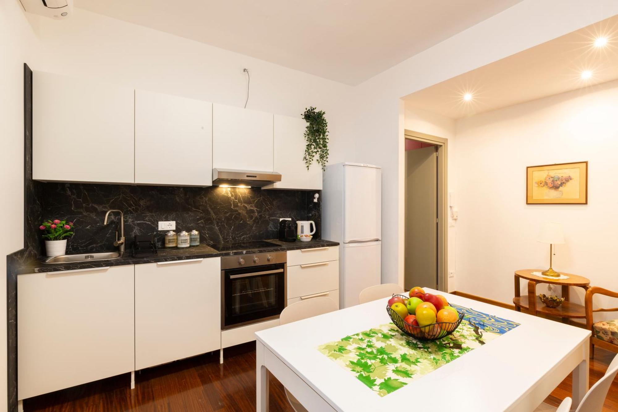 Rainbow - Citylife Apartment