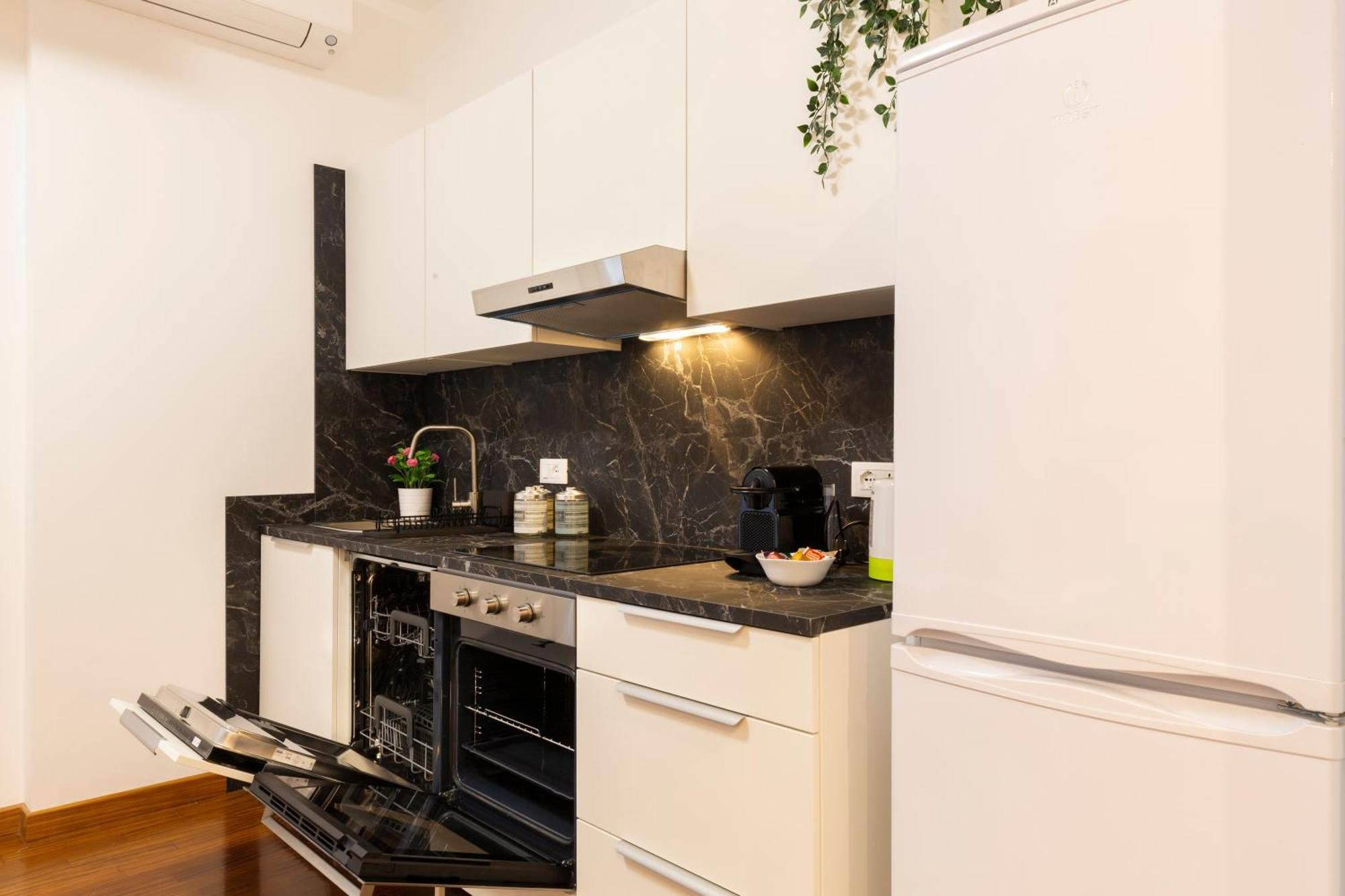 Rainbow - Citylife Apartment *