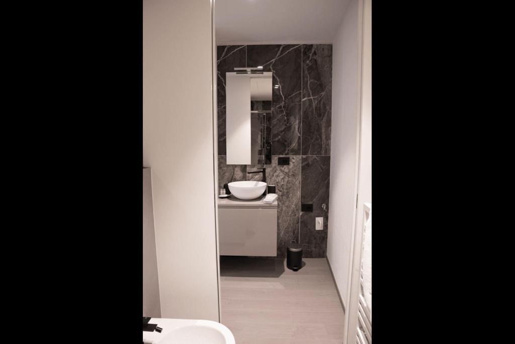 Esclusivo Rifugio A Pochi Passi Dal Duomo - Apt 2 Milan