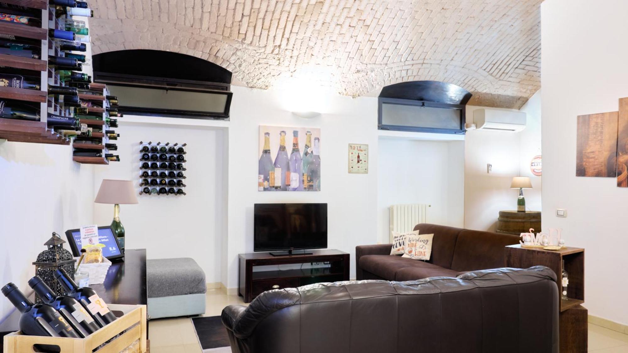 La Cantinetta Di - The Wine Cave In Appartamento Milano