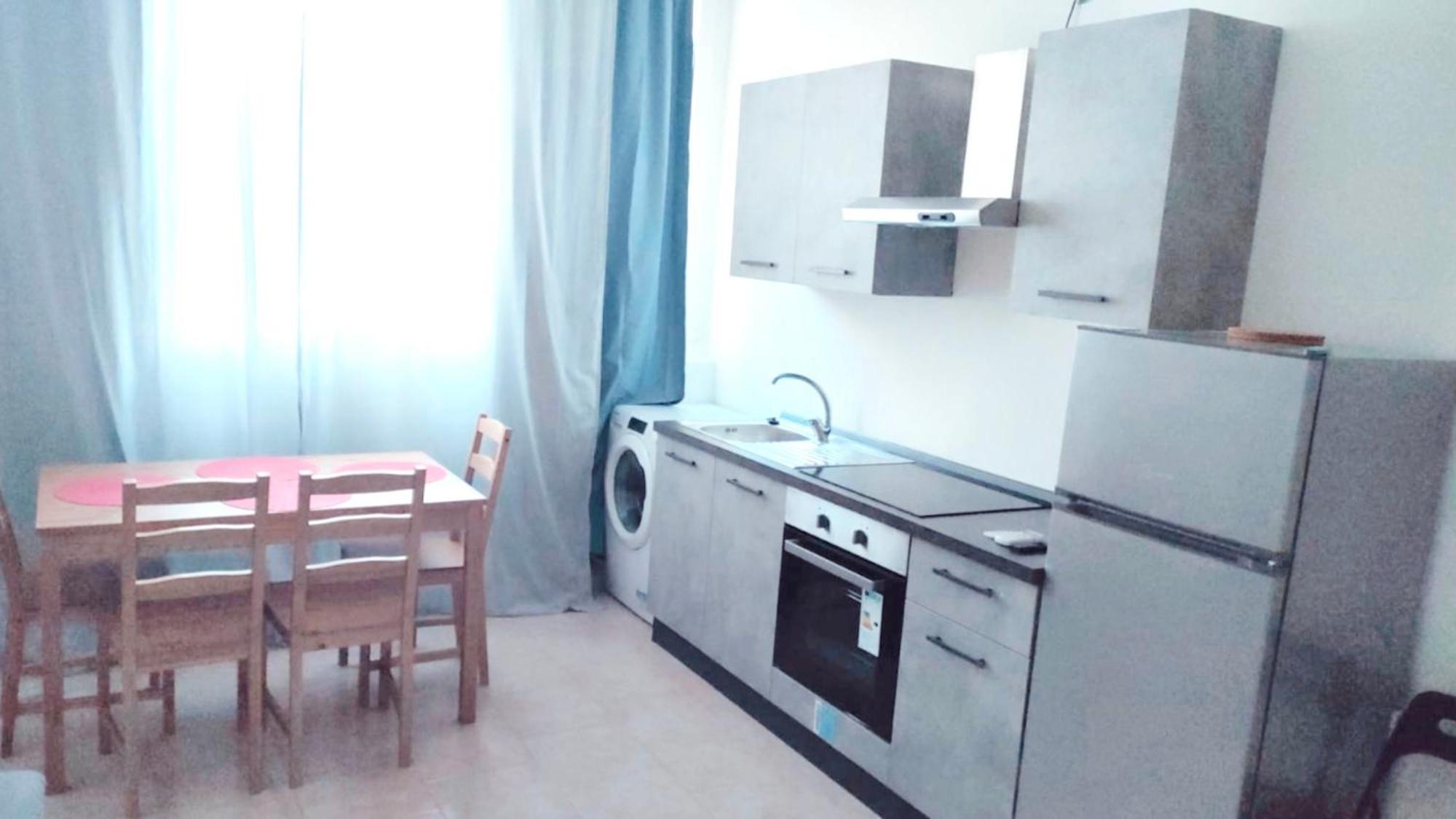 Appartamento For 6 Peaple Close To The Red Metro *