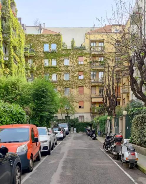 Stanza Nr 4 In Incantevole In Zona Solari Milano