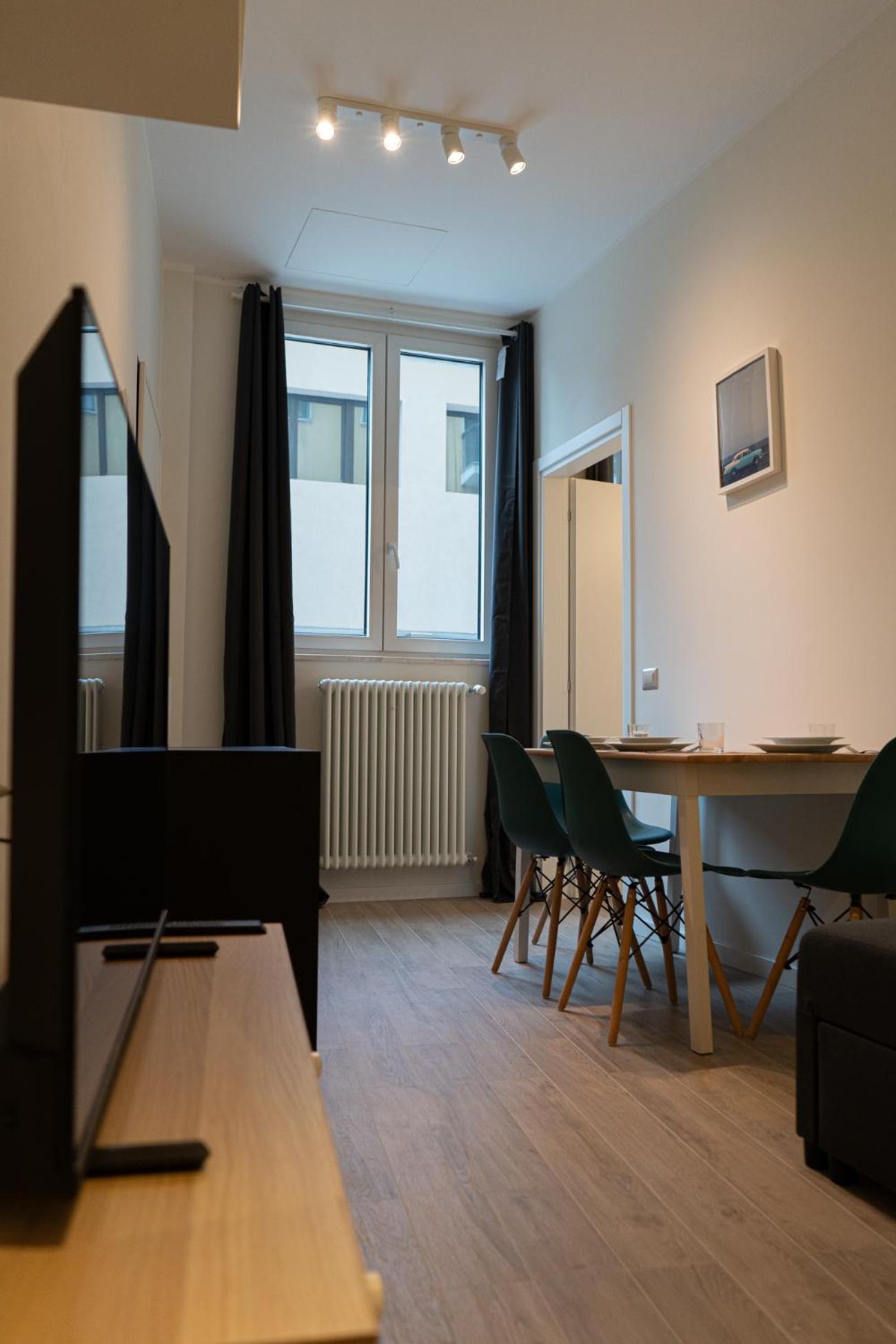 Rifugio Milanese Con Parcheggio Privato, Ambiente Tranquillo E Convenienza Appartement Milaan