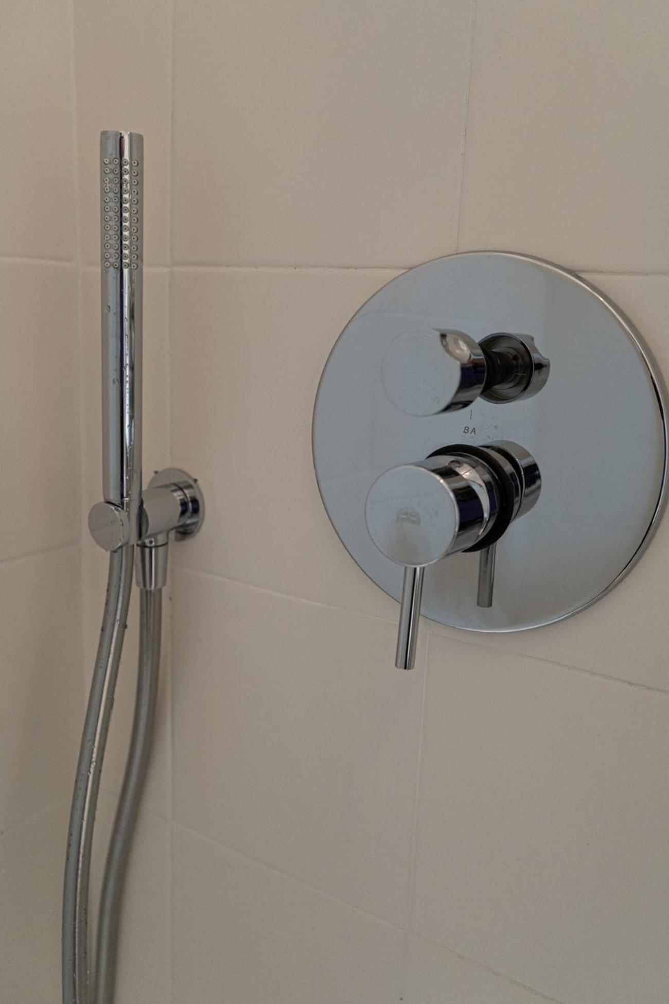 Appartement Rifugio Milanese Con Parcheggio Privato, Ambiente Tranquillo E Convenienza *