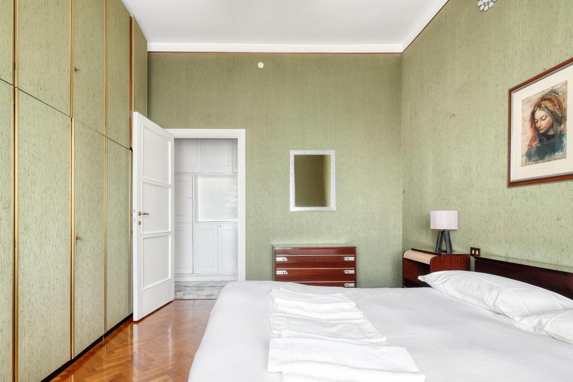Urban Elegance With A View Viale Tunisia Milano